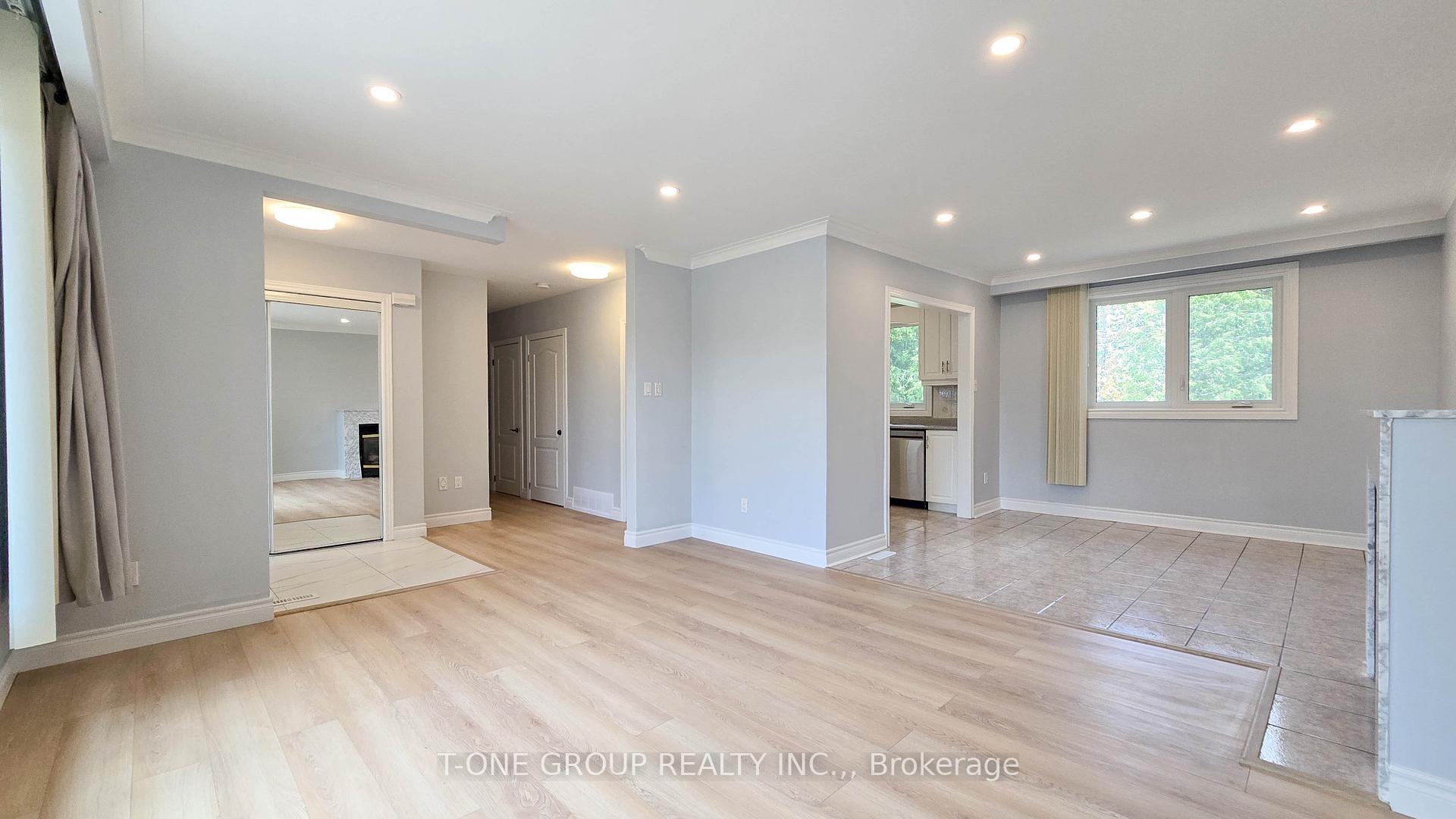 Photo 2 of Unit MAIN, 452 Lynett Crescent, Richmond Hill, Crosby — HOMEH