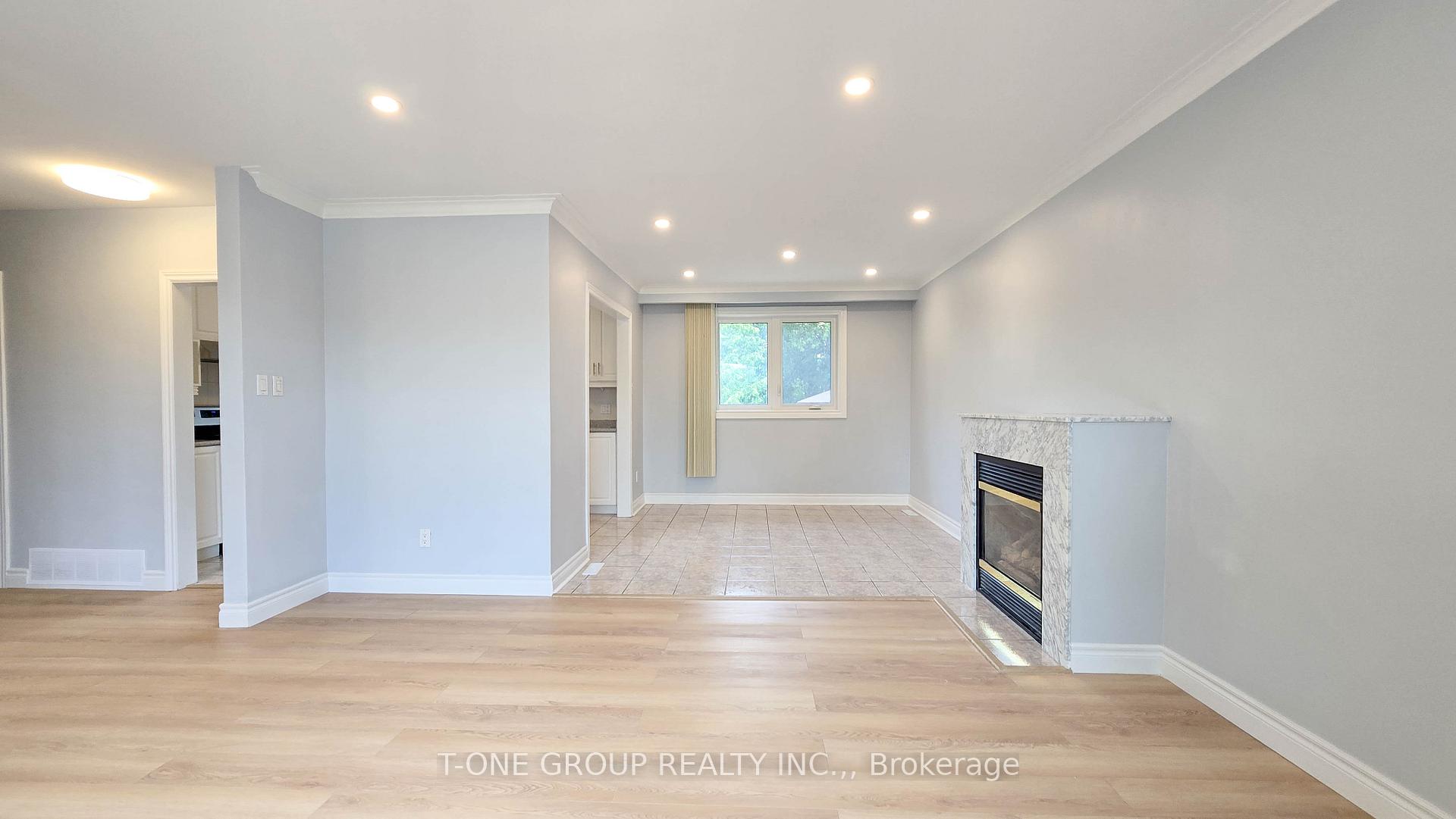 Photo 6 of Unit MAIN, 452 Lynett Crescent, Richmond Hill, Crosby — HOMEH