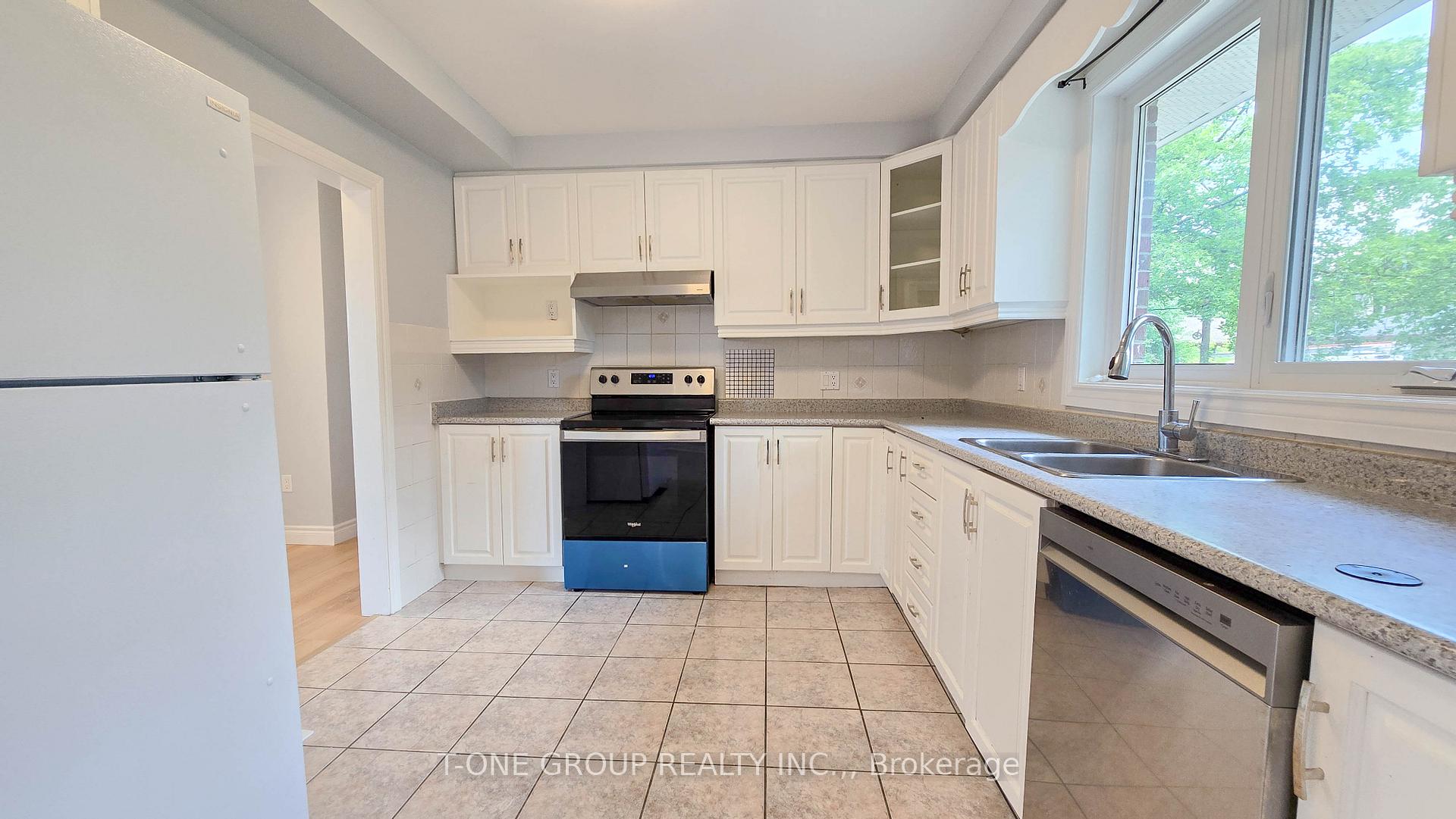 Photo 8 of Unit MAIN, 452 Lynett Crescent, Richmond Hill, Crosby — HOMEH