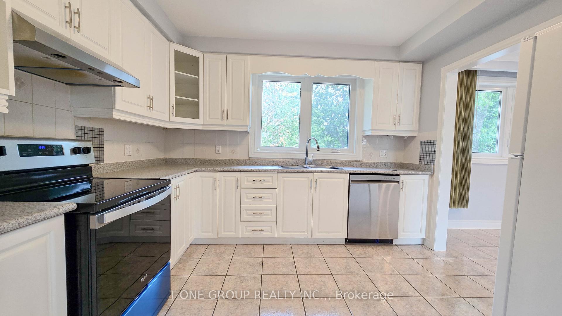 Photo 9 of Unit MAIN, 452 Lynett Crescent, Richmond Hill, Crosby — HOMEH