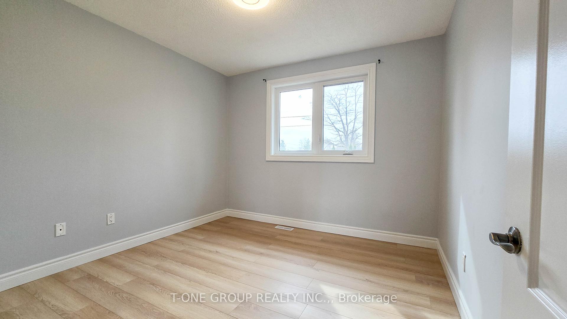 Photo 11 of Unit MAIN, 452 Lynett Crescent, Richmond Hill, Crosby — HOMEH