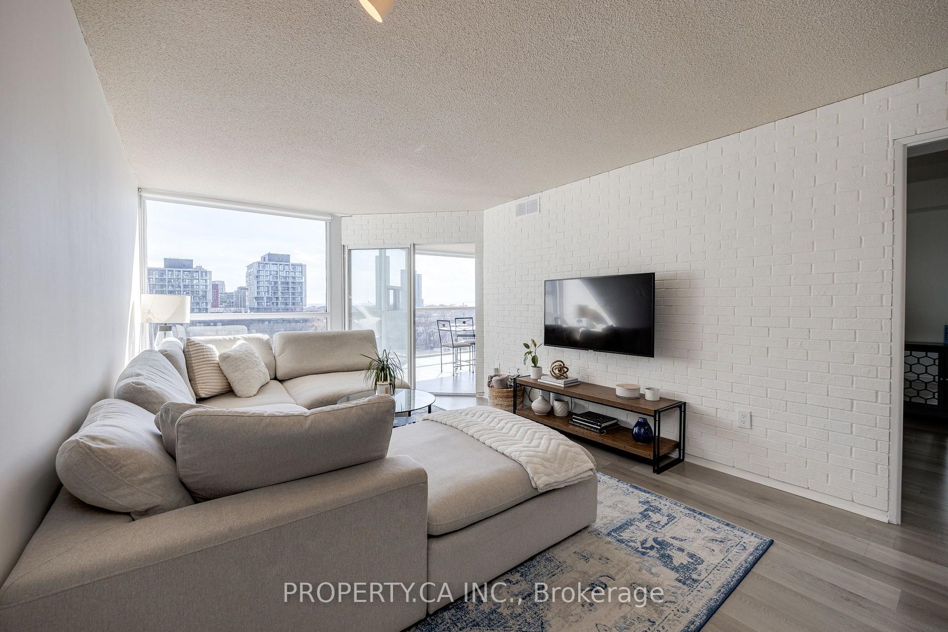 Photo 9 of Unit 813, 705 King Street W, Toronto, Niagara — HOMEH