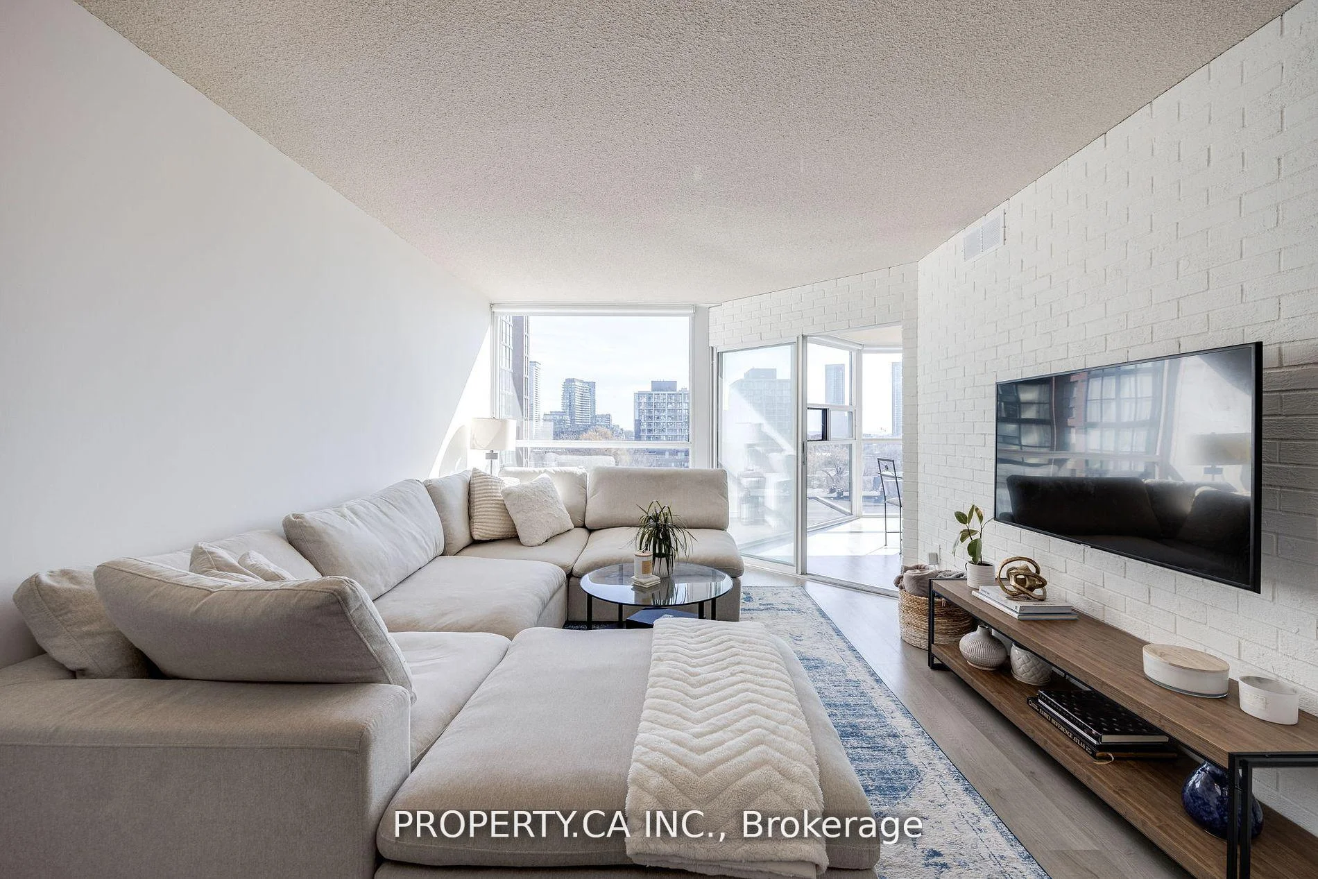 Photo 12 of Unit 813, 705 King Street W, Toronto, Niagara — HOMEH