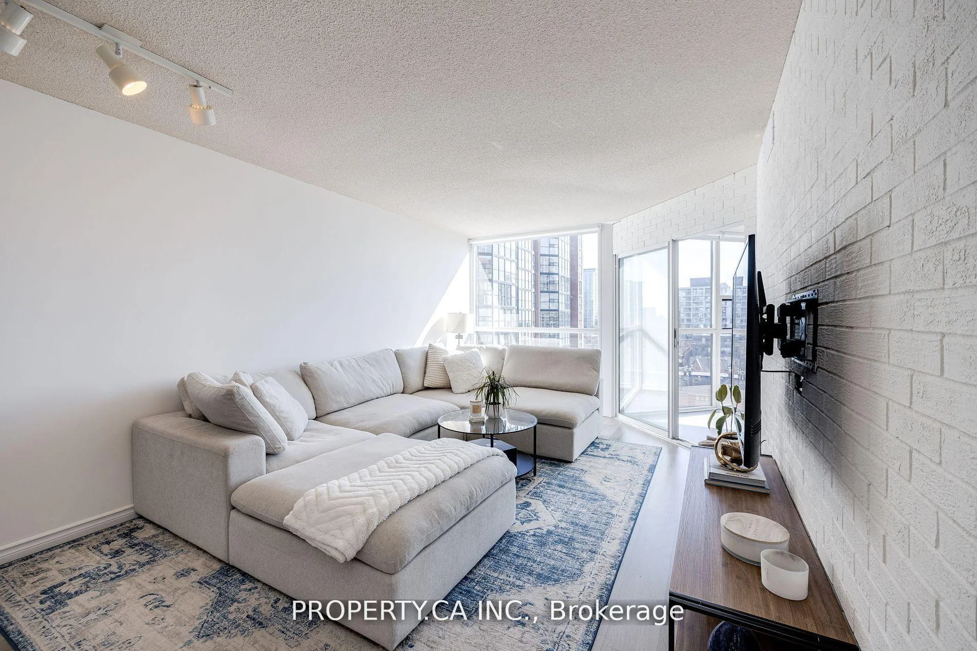 Photo 14 of Unit 813, 705 King Street W, Toronto, Niagara — HOMEH