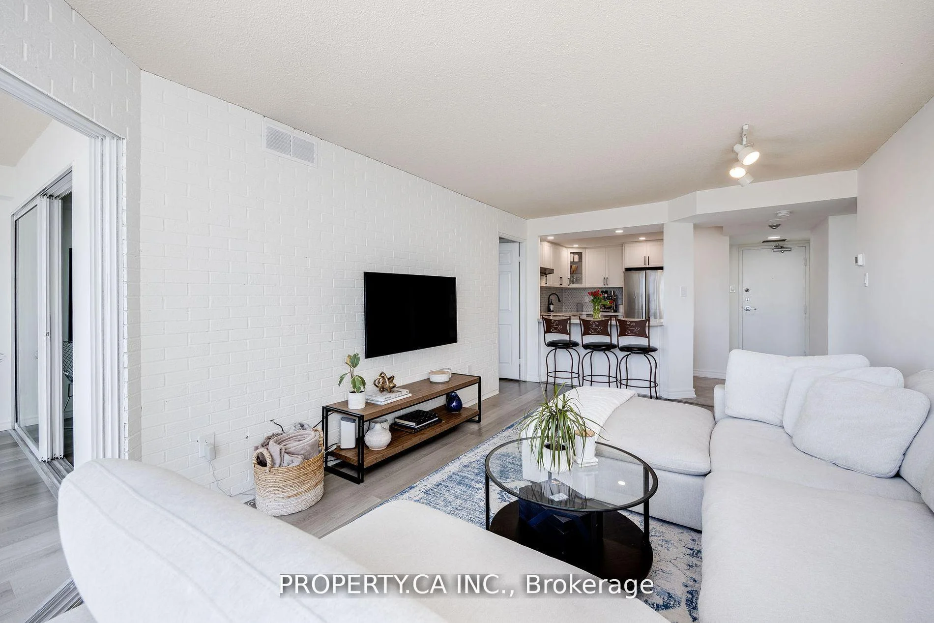 Photo 16 of Unit 813, 705 King Street W, Toronto, Niagara — HOMEH