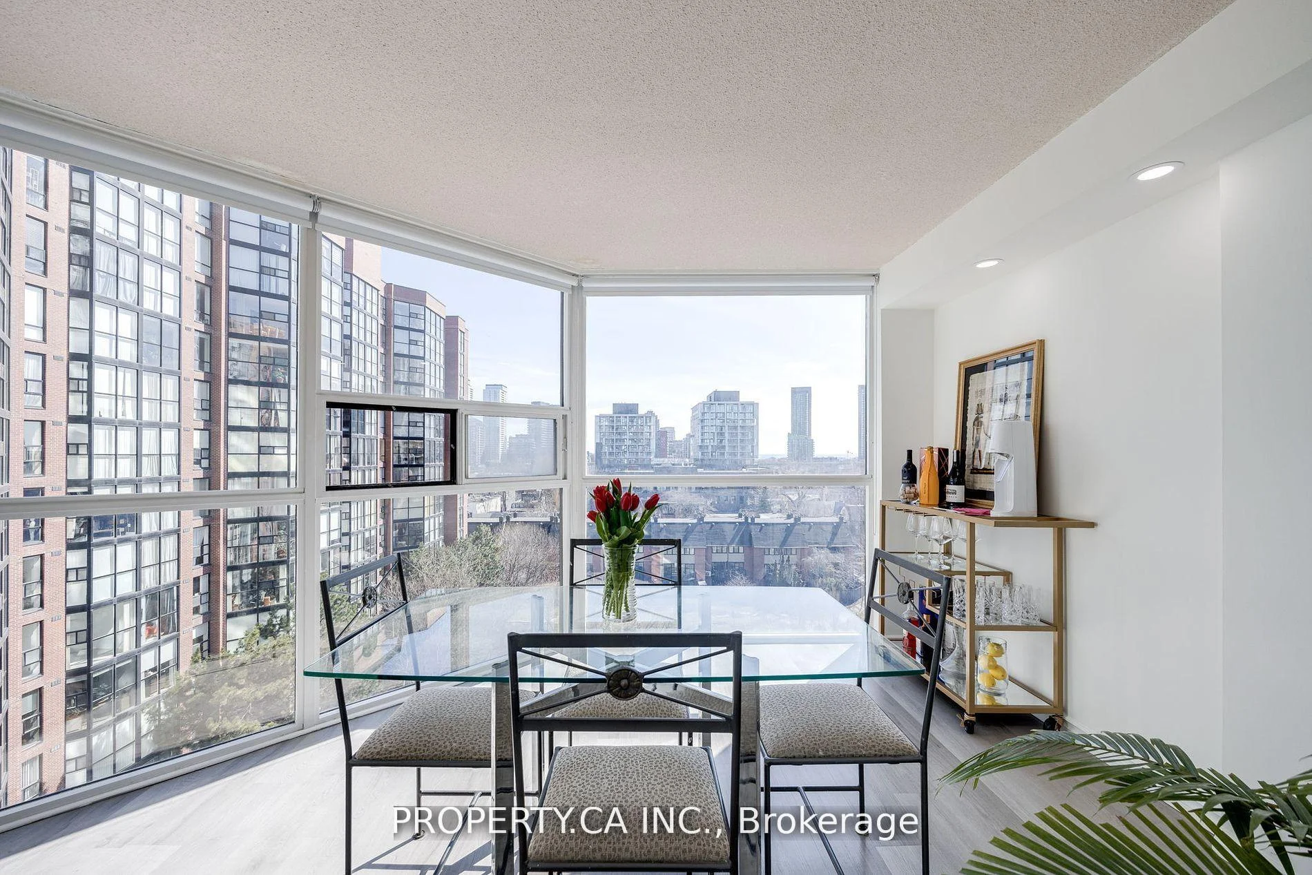 Photo 18 of Unit 813, 705 King Street W, Toronto, Niagara — HOMEH