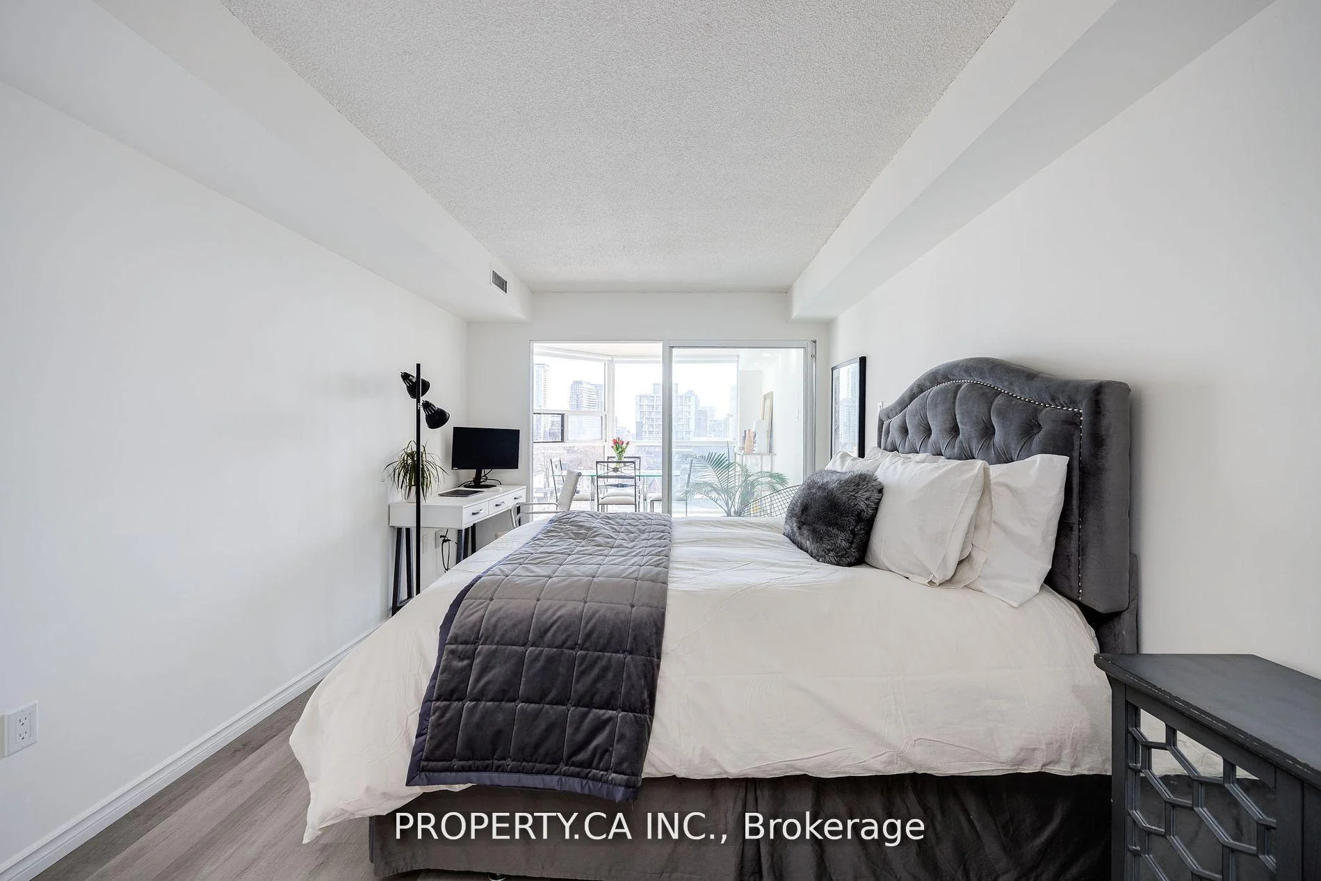 Photo 28 of Unit 813, 705 King Street W, Toronto, Niagara — HOMEH