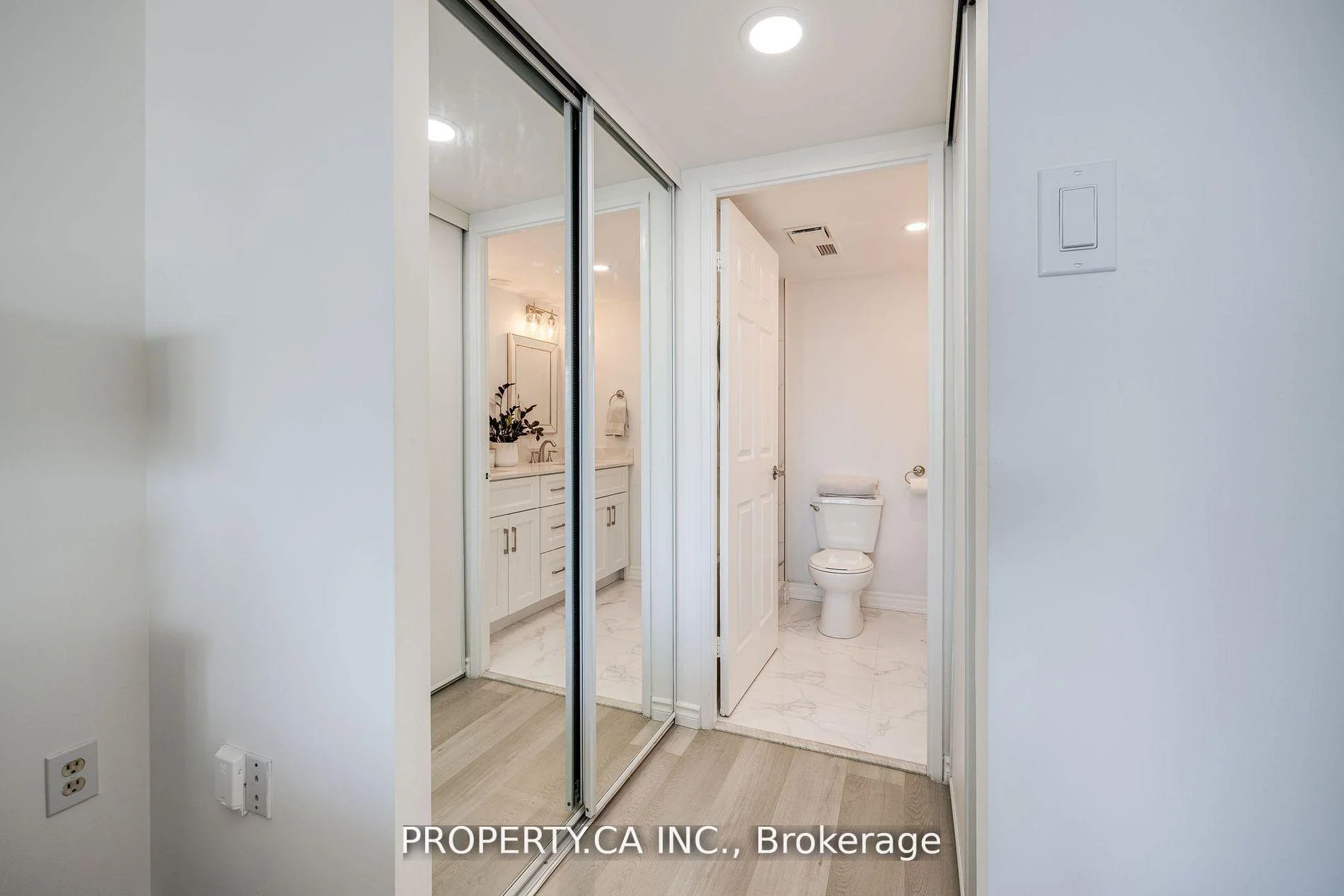 Photo 30 of Unit 813, 705 King Street W, Toronto, Niagara — HOMEH