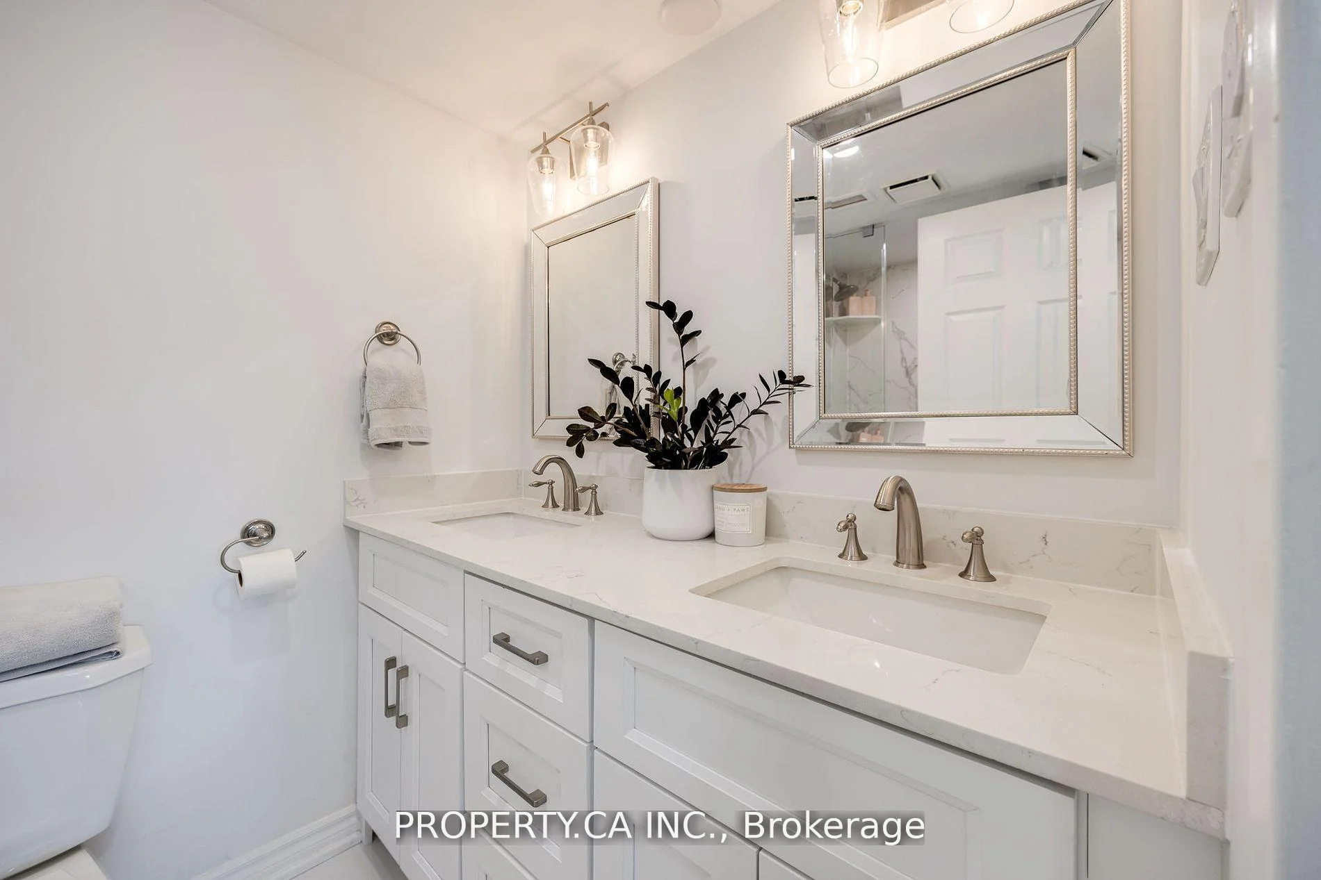 Photo 32 of Unit 813, 705 King Street W, Toronto, Niagara — HOMEH