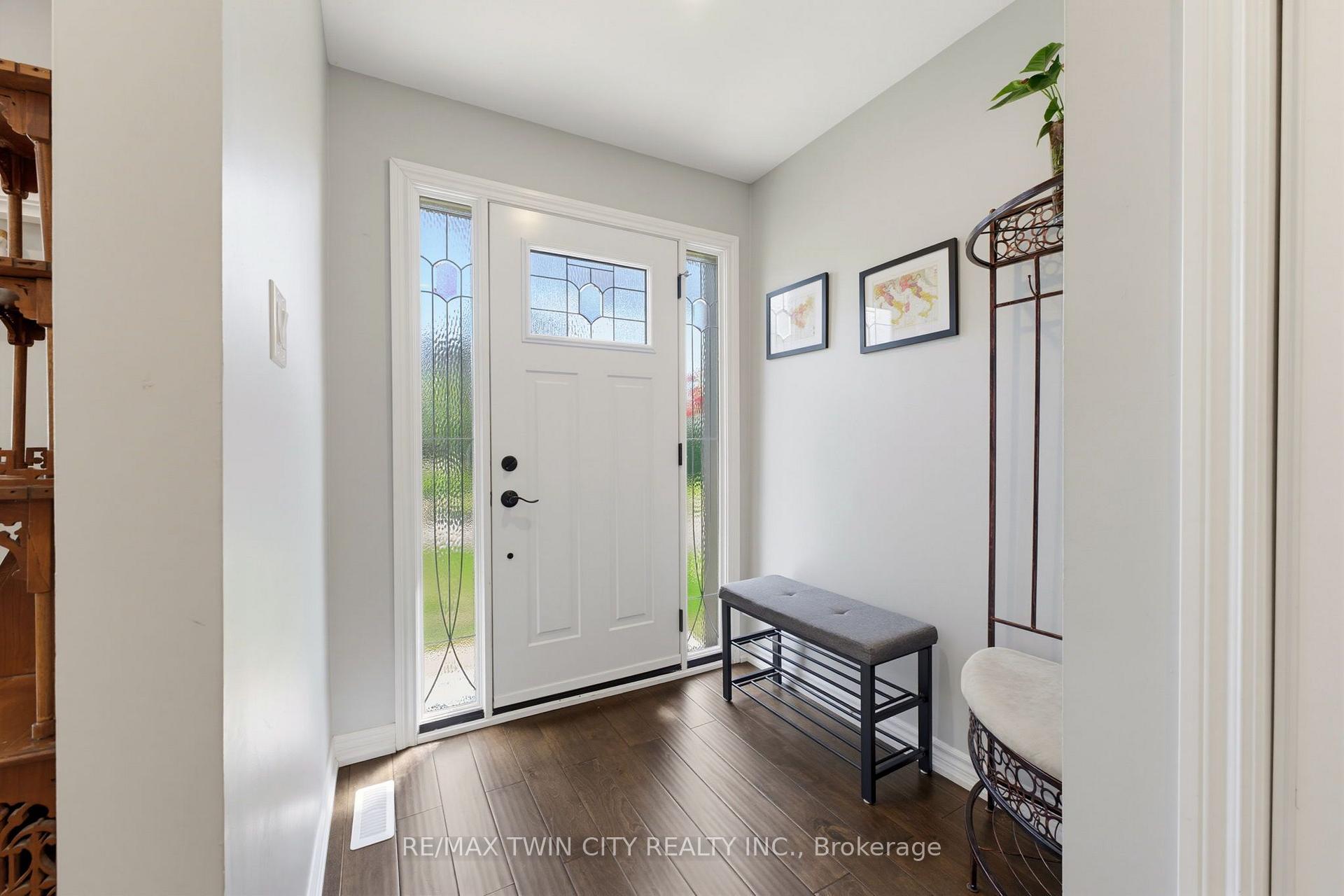 Photo 4 of 20 Clover Court, Brant, Paris — HOMEH