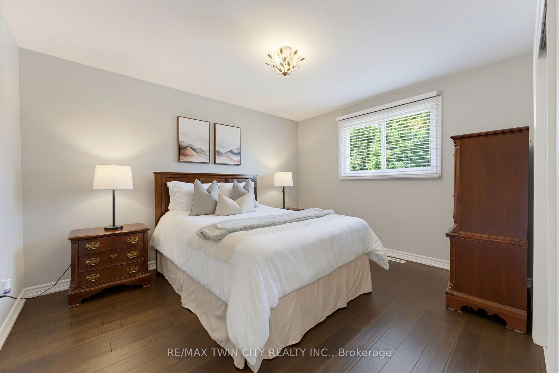Photo 16 of 20 Clover Court, Brant, Paris — HOMEH