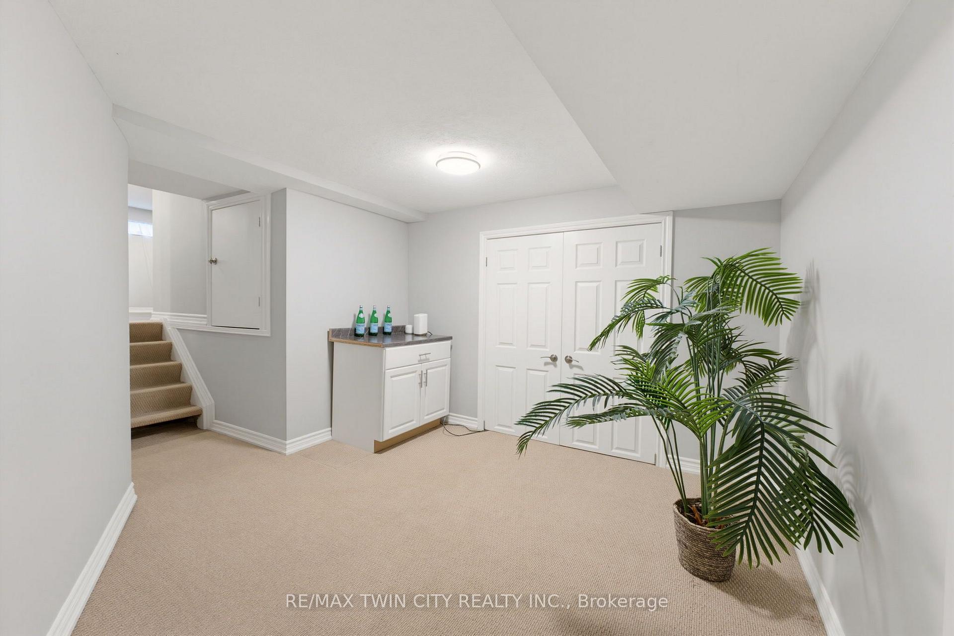 Photo 25 of 20 Clover Court, Brant, Paris — HOMEH