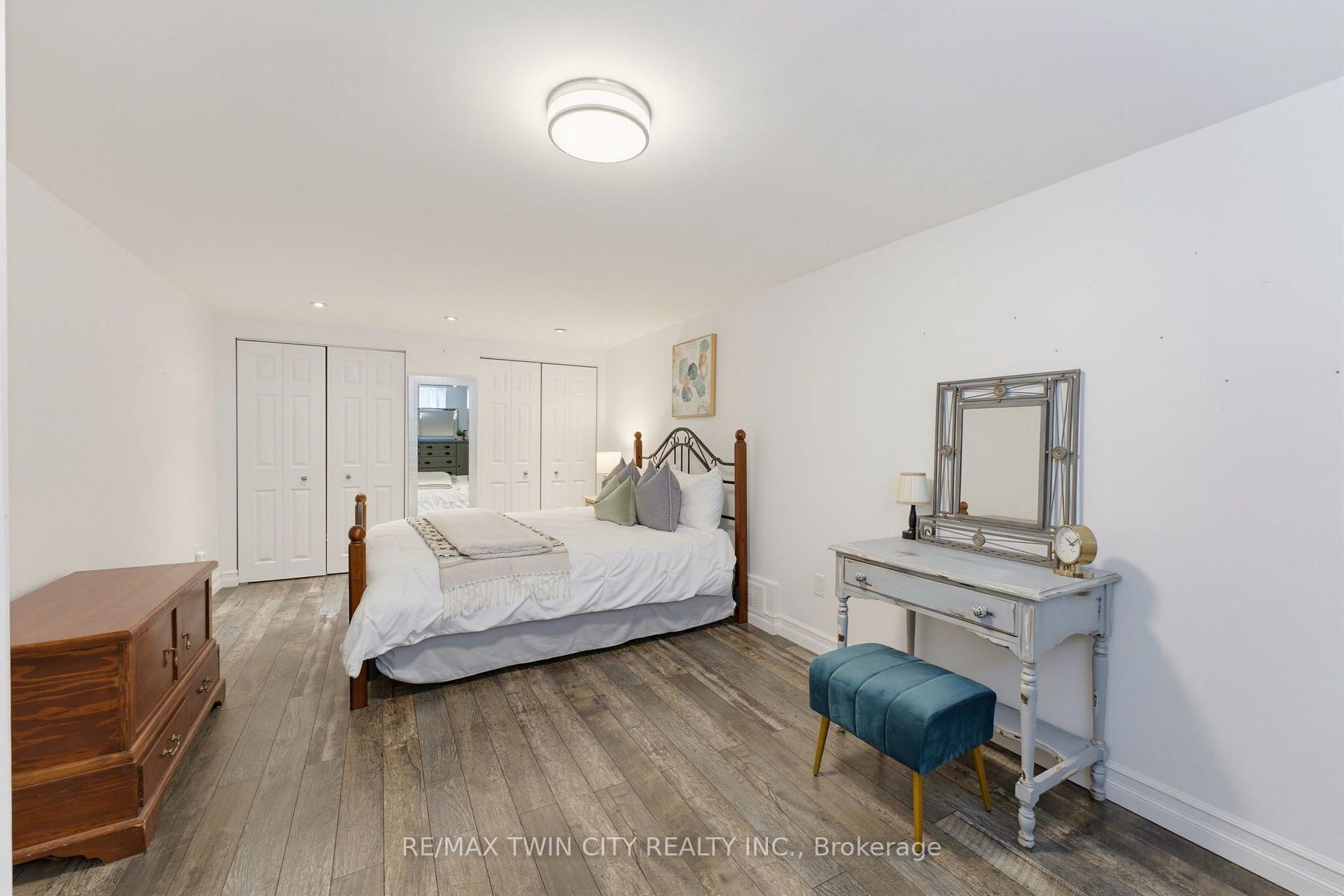 Photo 26 of 20 Clover Court, Brant, Paris — HOMEH