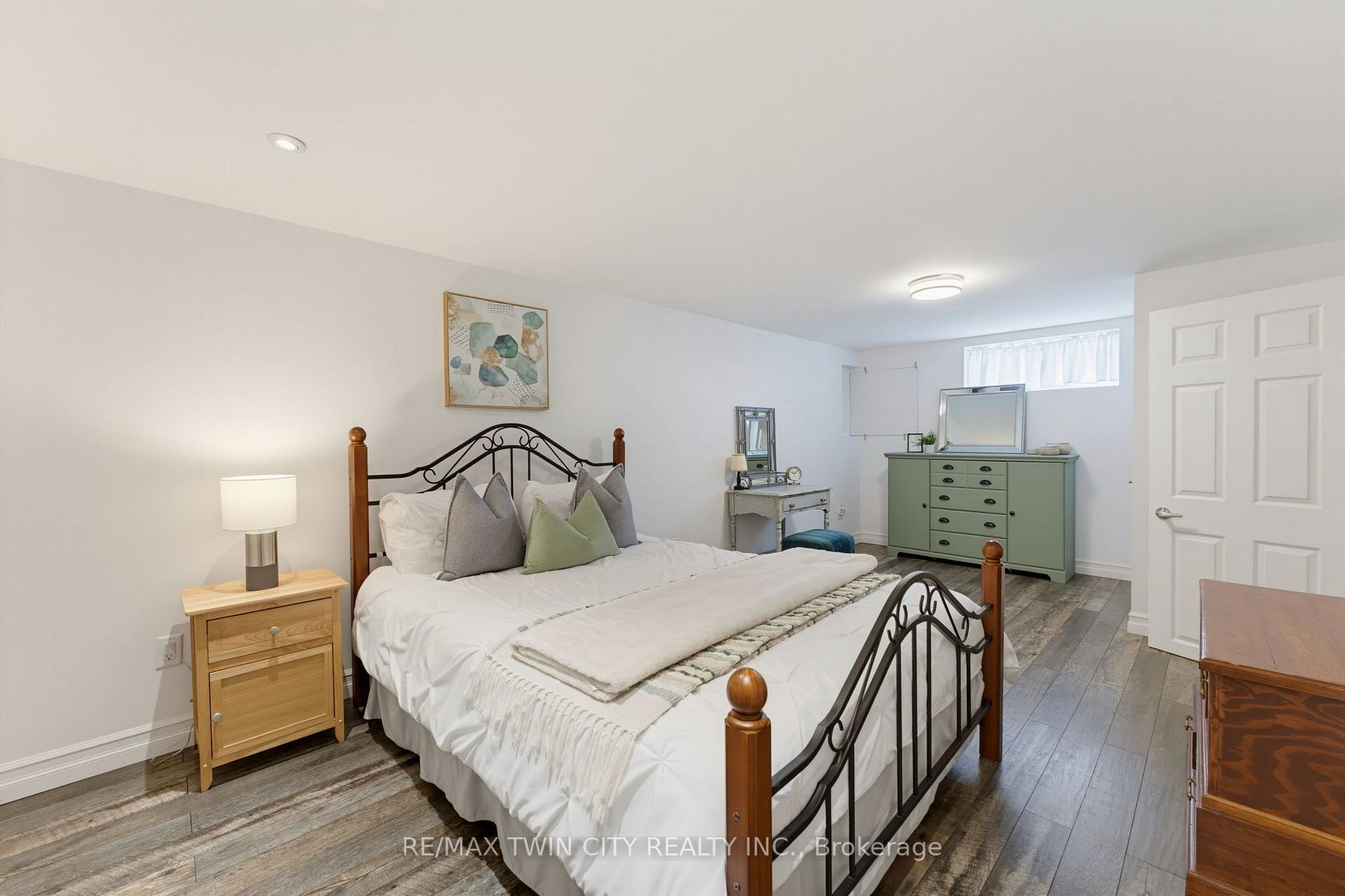 Photo 27 of 20 Clover Court, Brant, Paris — HOMEH
