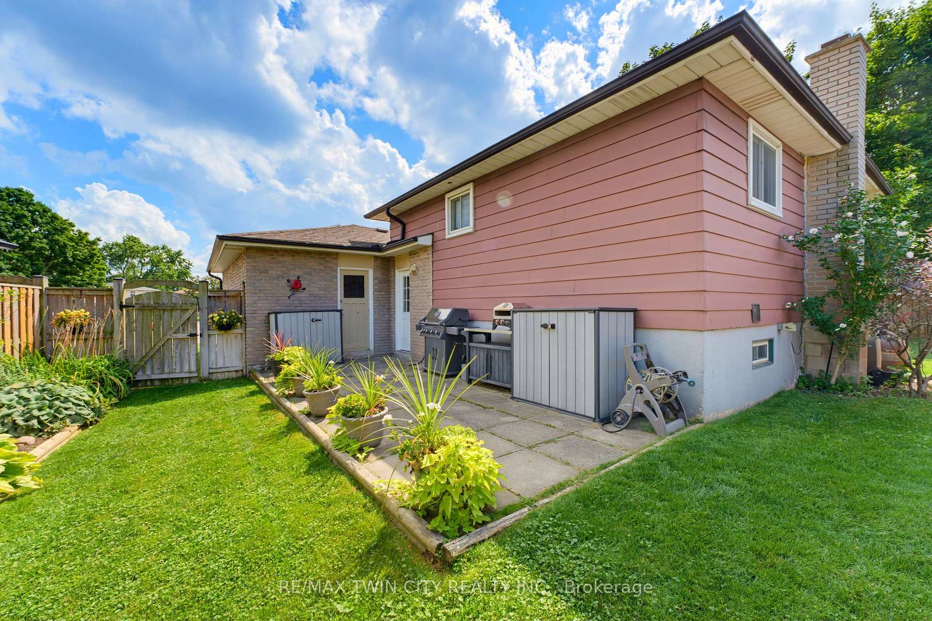 Photo 28 of 20 Clover Court, Brant, Paris — HOMEH
