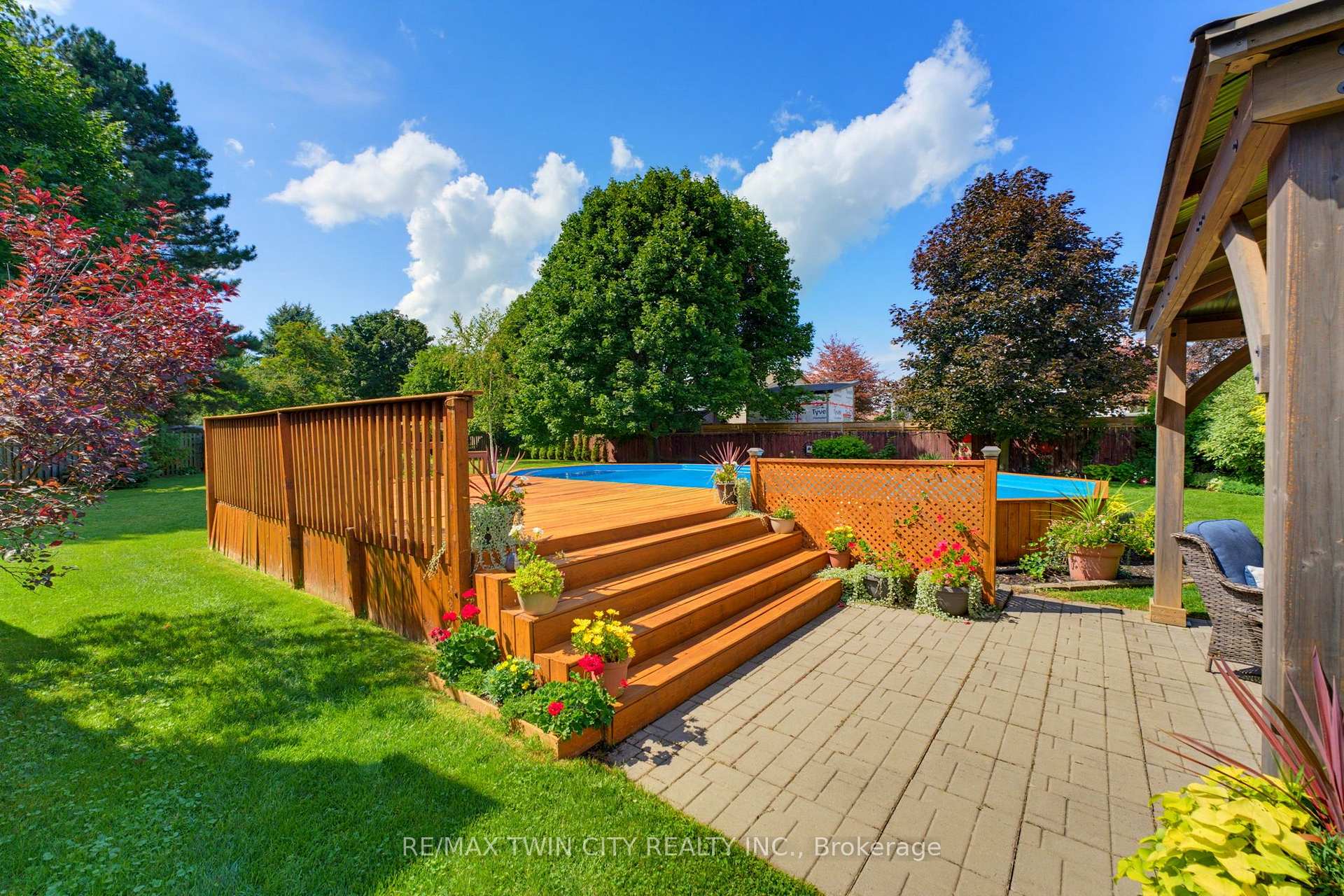 Photo 30 of 20 Clover Court, Brant, Paris — HOMEH