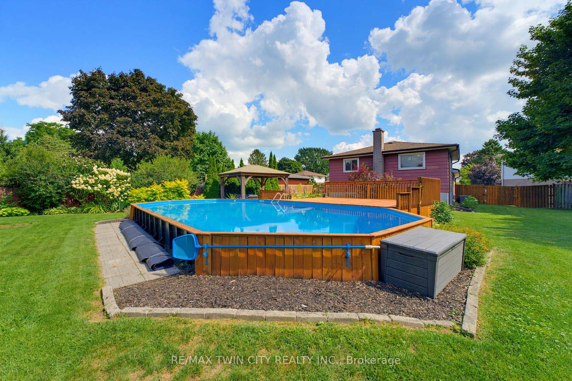 Photo 34 of 20 Clover Court, Brant, Paris — HOMEH