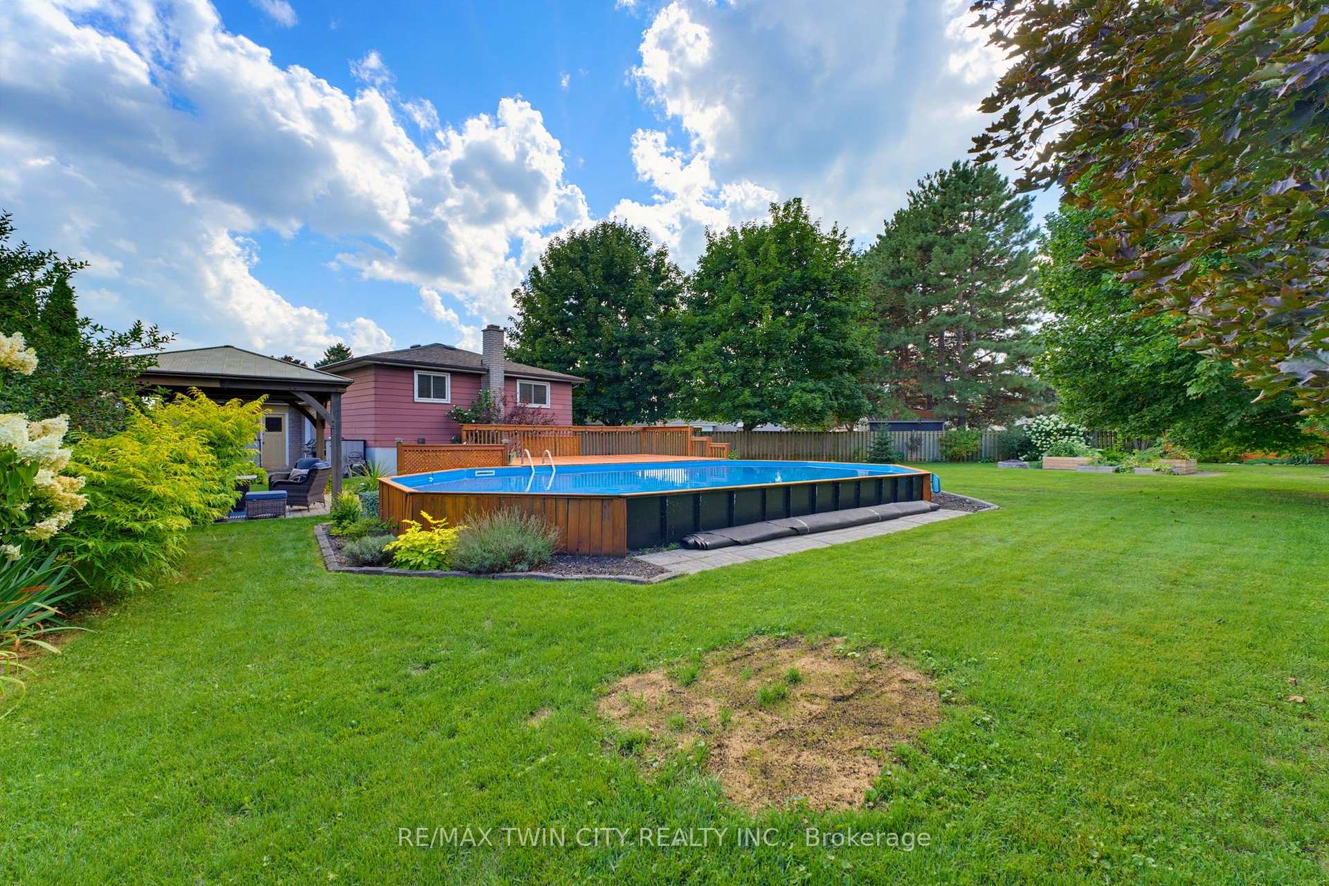 Photo 35 of 20 Clover Court, Brant, Paris — HOMEH