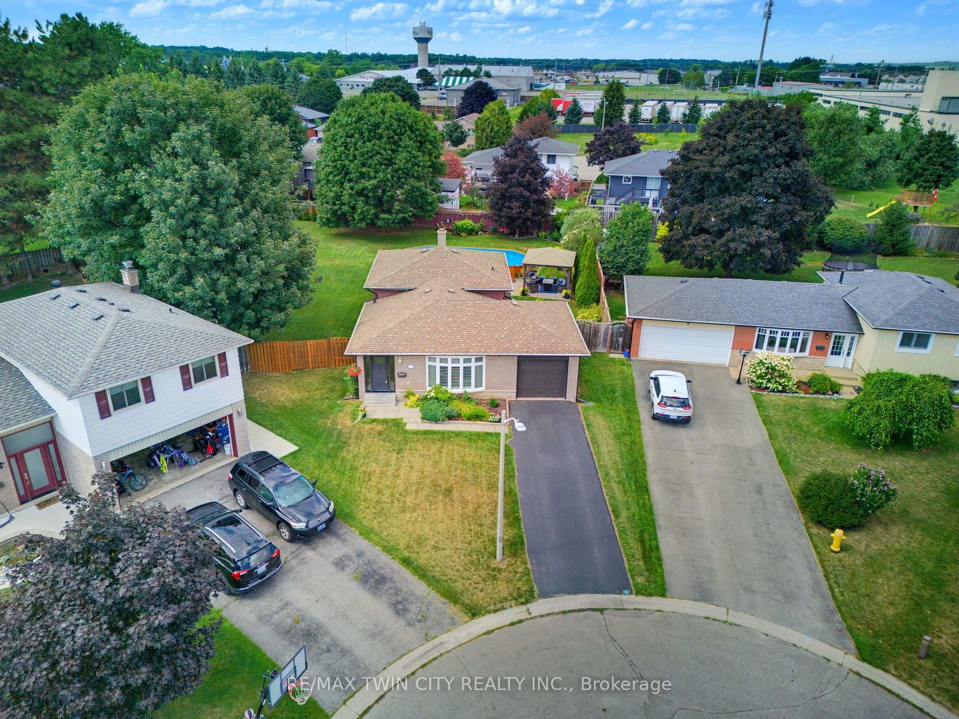 Photo 38 of 20 Clover Court, Brant, Paris — HOMEH