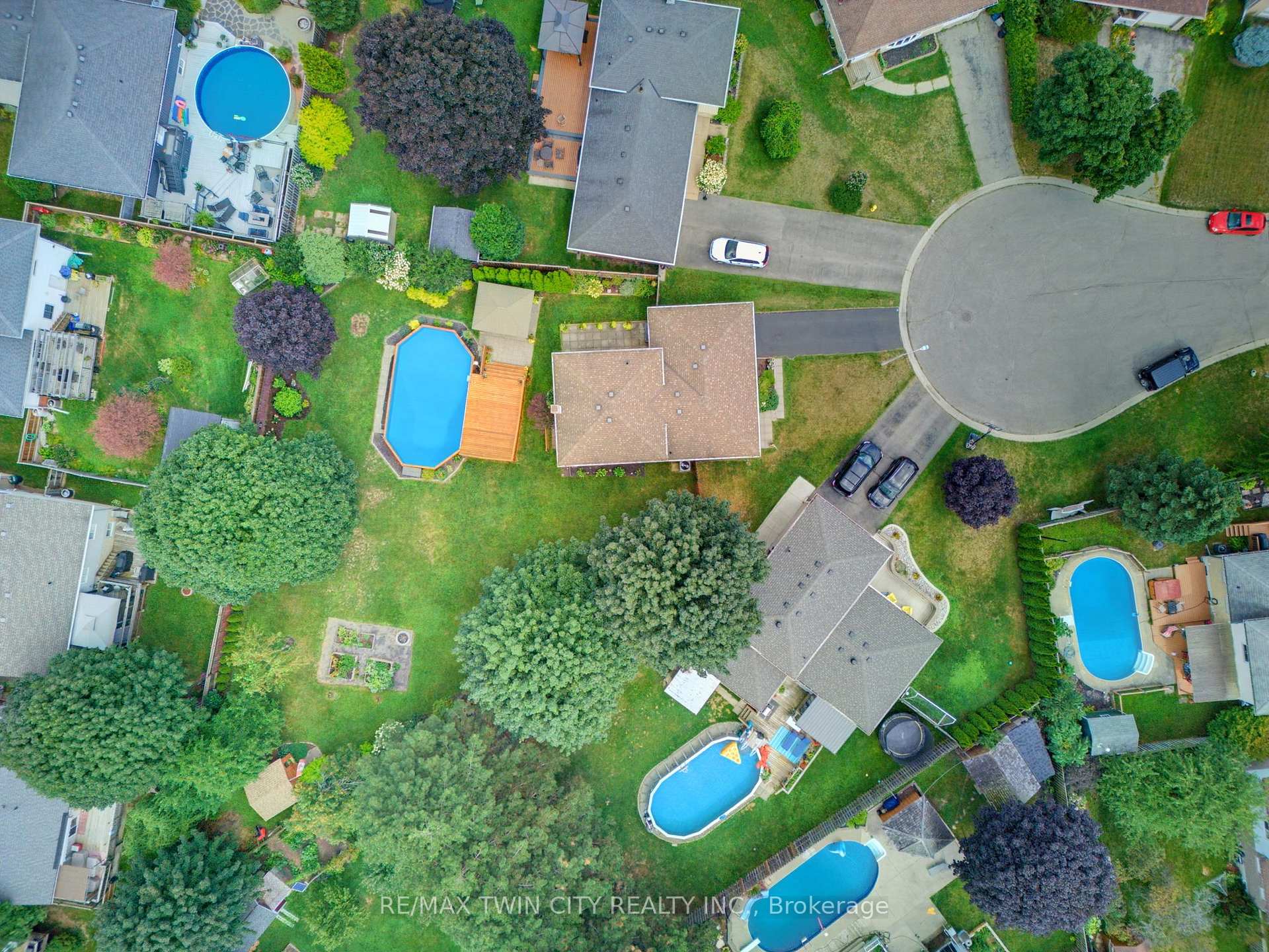 Photo 39 of 20 Clover Court, Brant, Paris — HOMEH