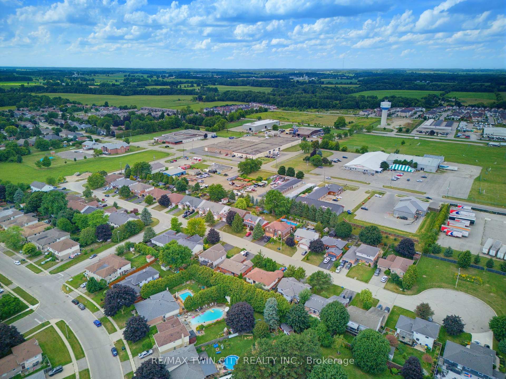 Photo 43 of 20 Clover Court, Brant, Paris — HOMEH