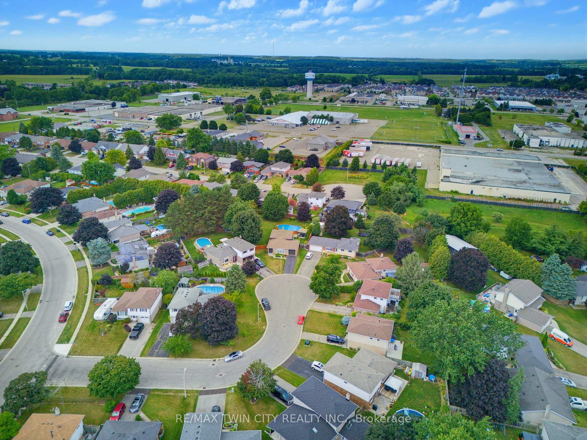 Photo 45 of 20 Clover Court, Brant, Paris — HOMEH