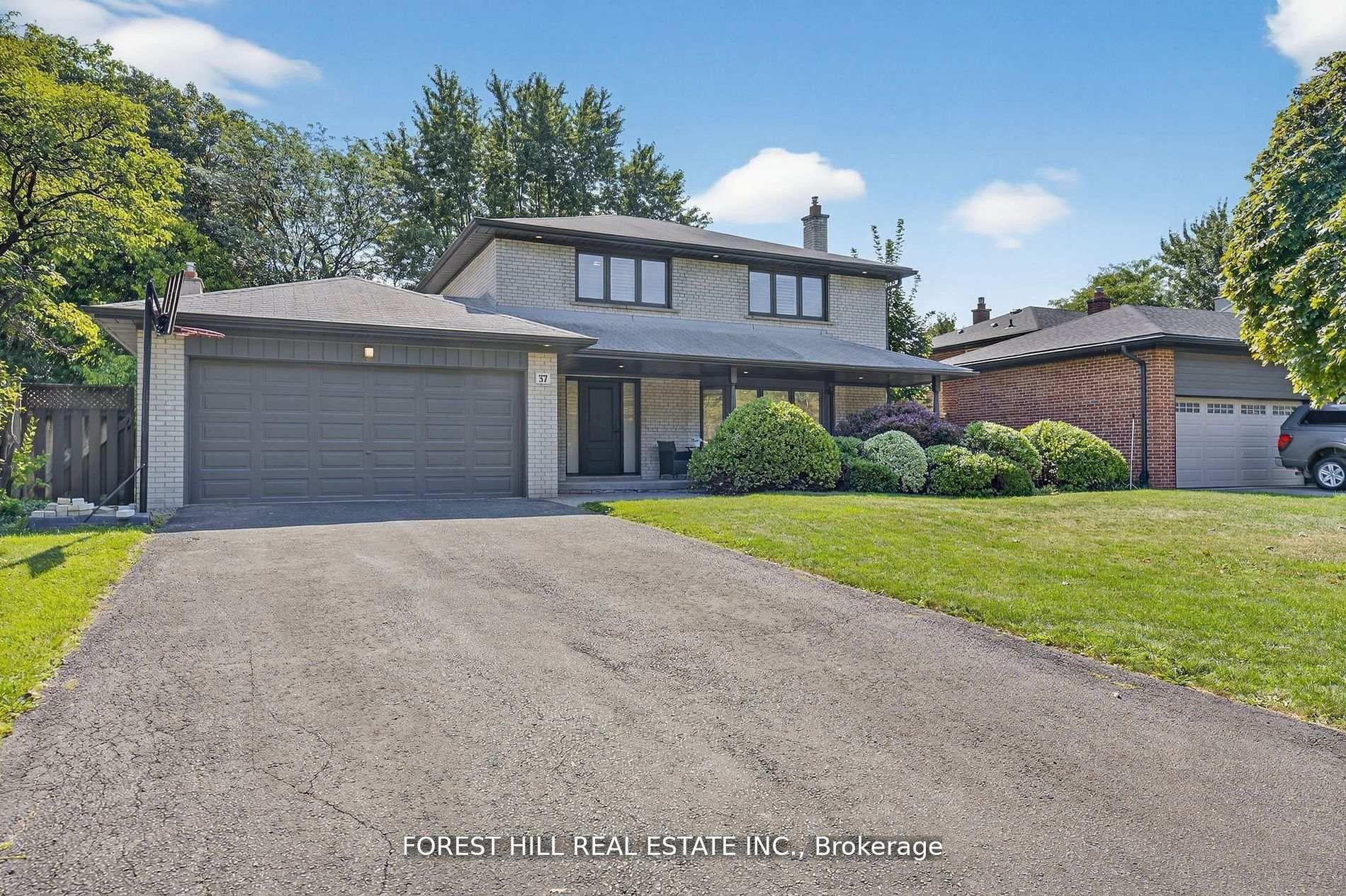Photo 2 of 37 Cherry Post Crescent, Etobicoke, Markland Wood — HOMEH