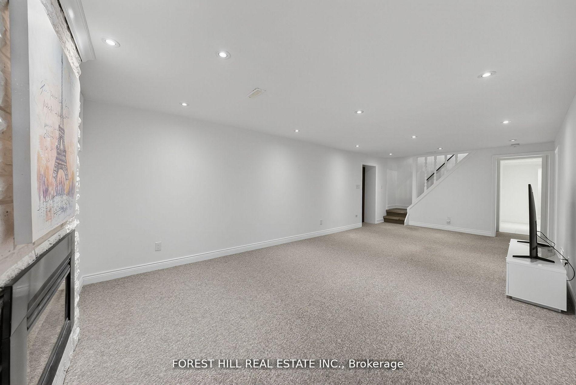 Photo 33 of 37 Cherry Post Crescent, Etobicoke, Markland Wood — HOMEH