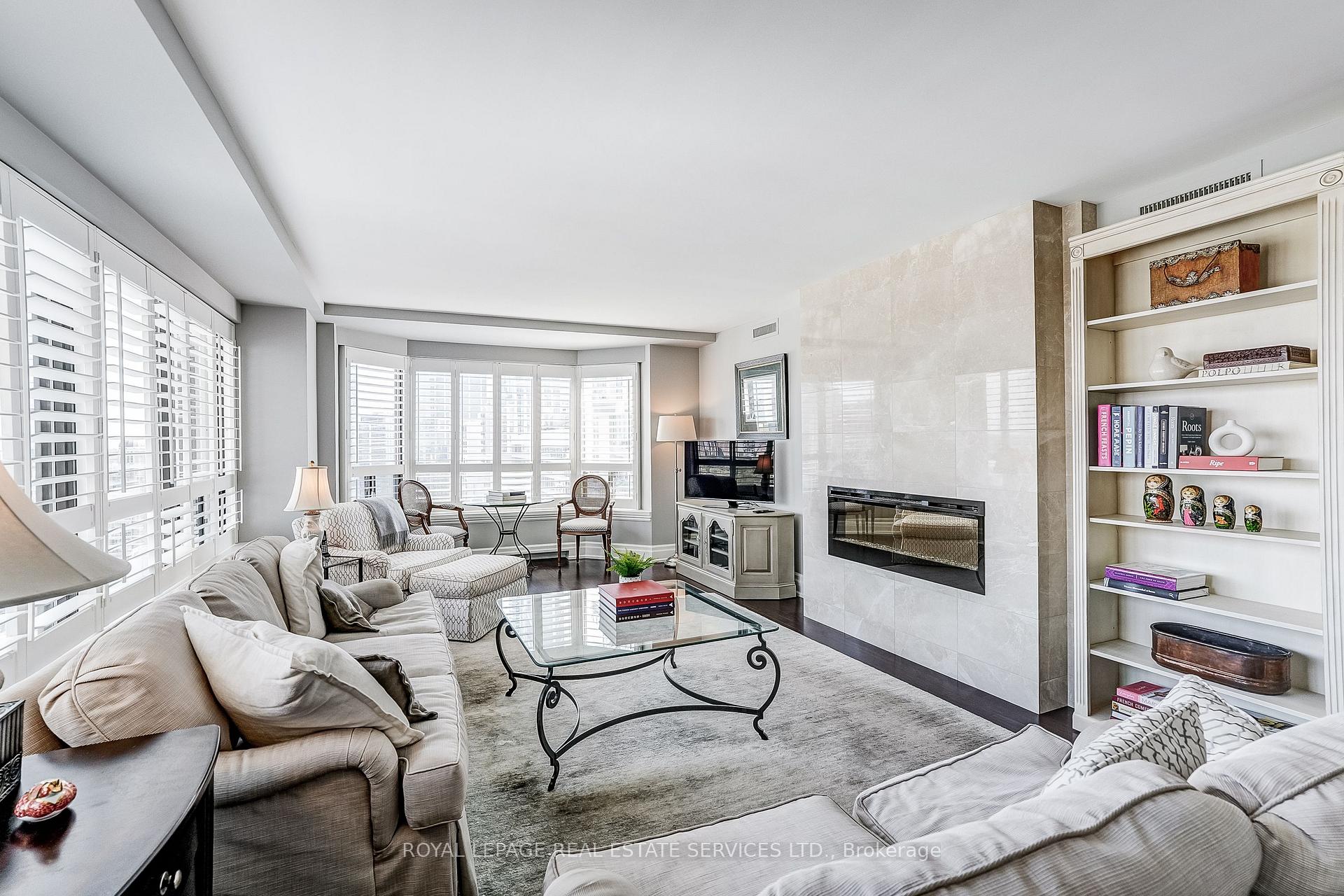 Photo 7 of Unit 1910, 175 Cumberland Estates, Toronto, The Annex — HOMEH