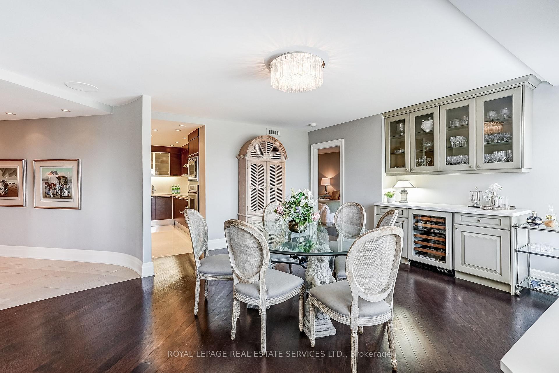 Photo 9 of Unit 1910, 175 Cumberland Estates, Toronto, The Annex — HOMEH