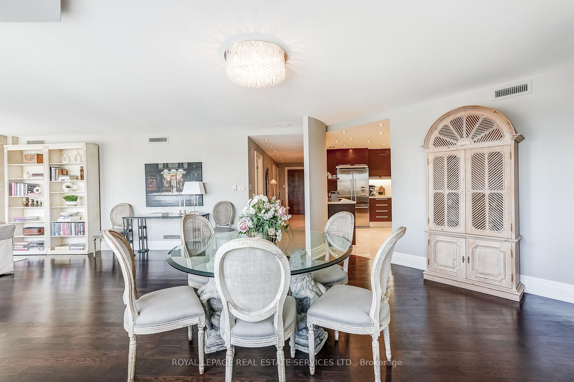 Photo 10 of Unit 1910, 175 Cumberland Estates, Toronto, The Annex — HOMEH