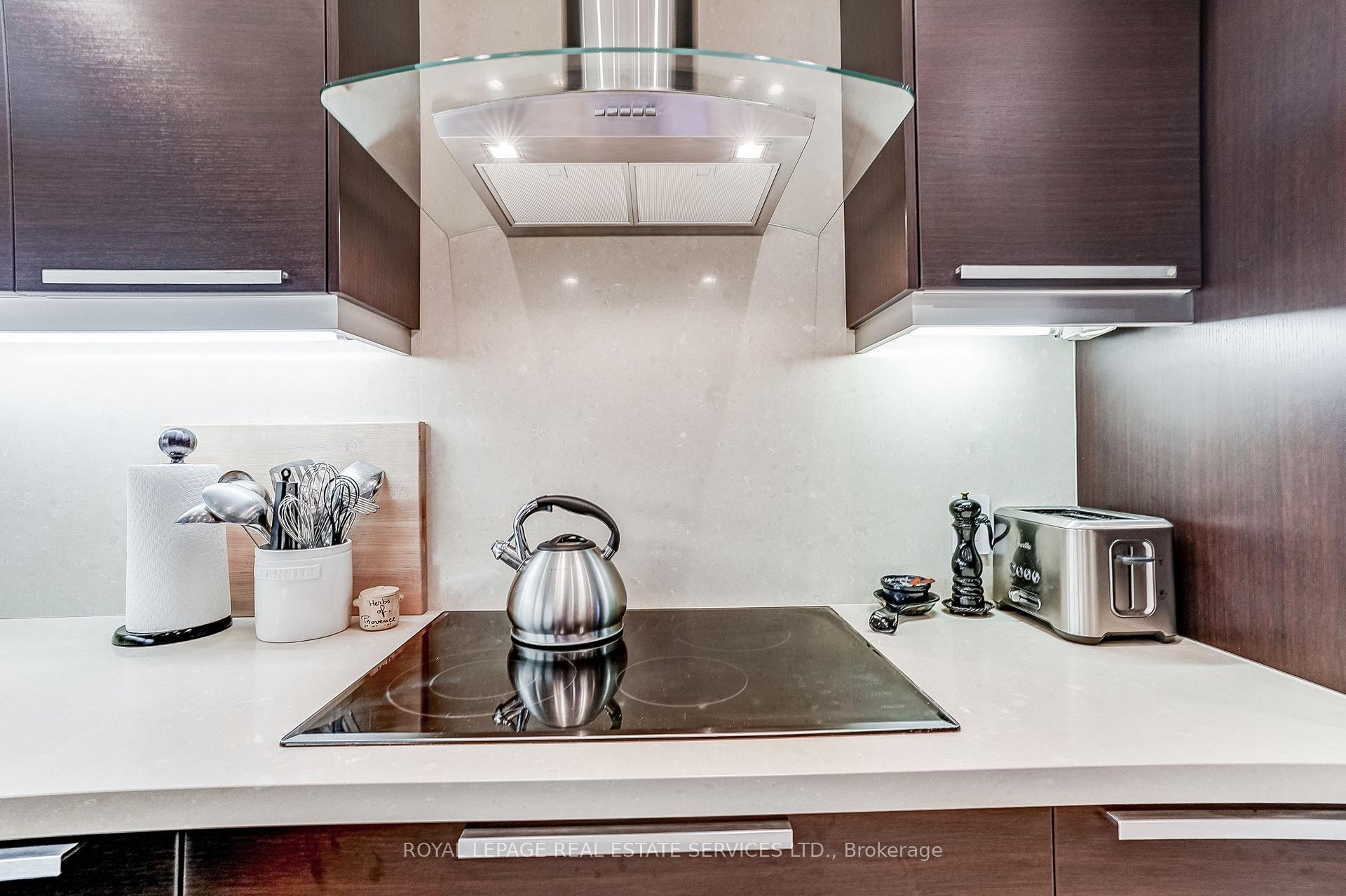 Photo 15 of Unit 1910, 175 Cumberland Estates, Toronto, The Annex — HOMEH