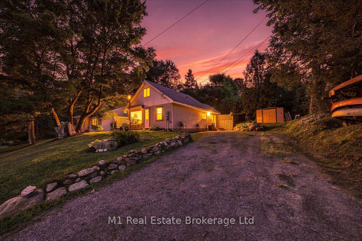 Photo 1 of 18 Wilmott Street, Huntsville — HOMEH