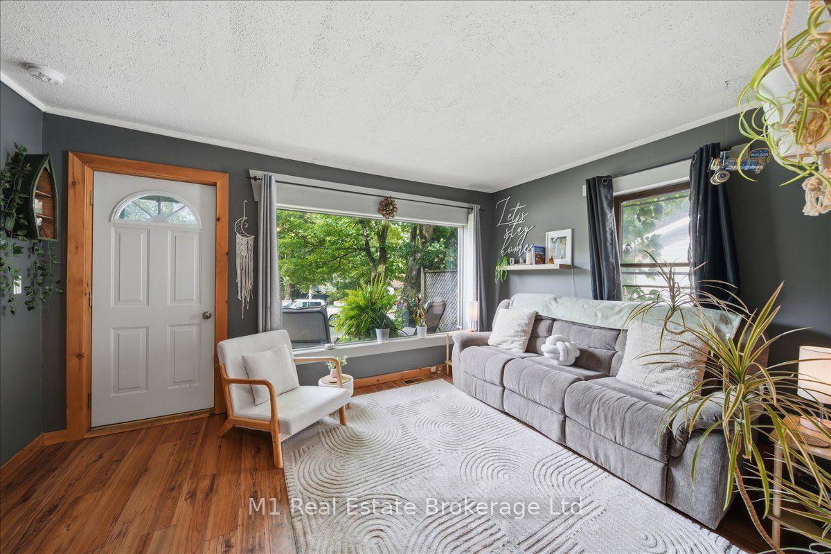 Photo 7 of 18 Wilmott Street, Huntsville — HOMEH