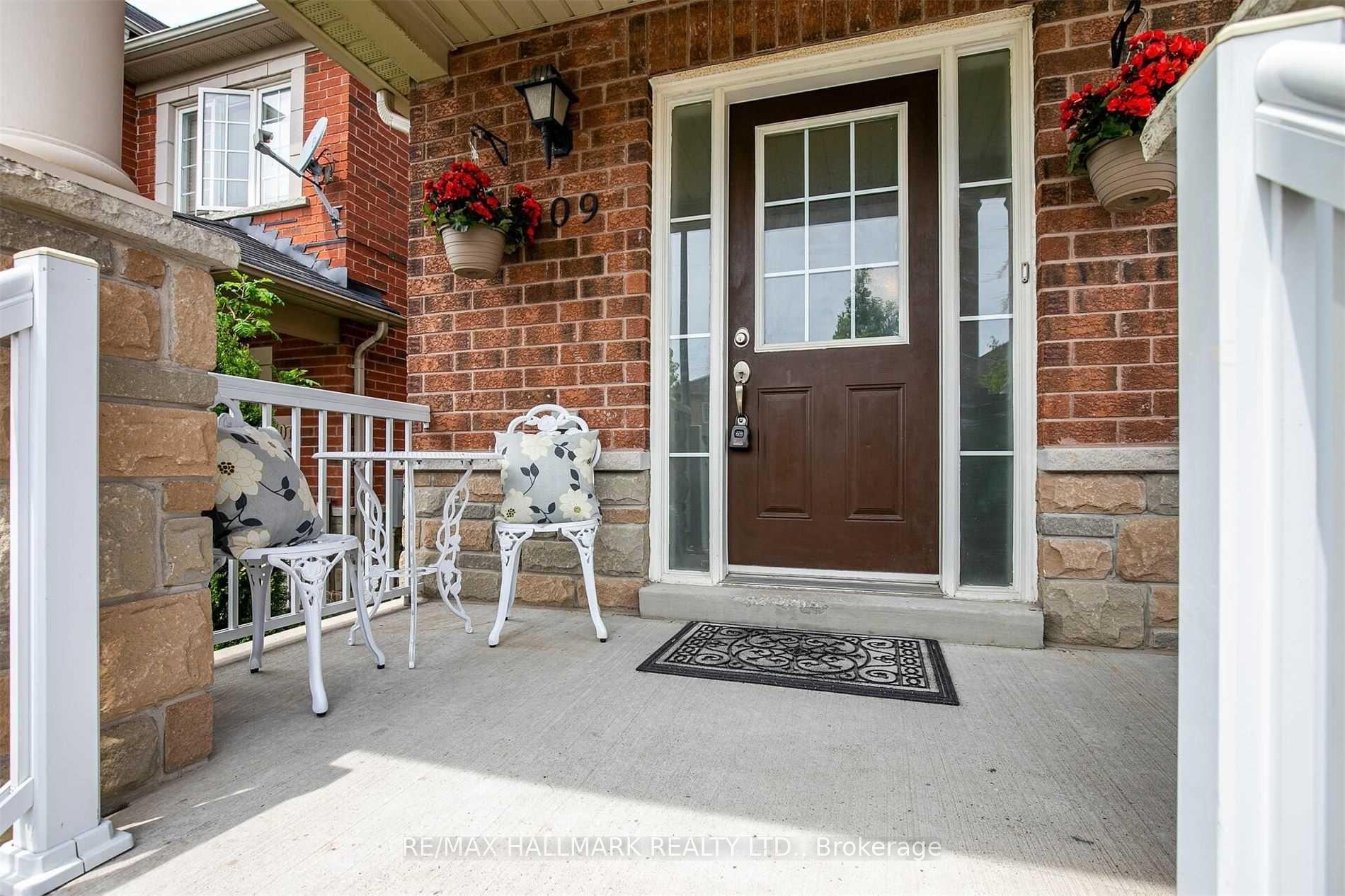 Photo 3 of 309 Golden Orchard Road, Vaughan, Patterson — HOMEH