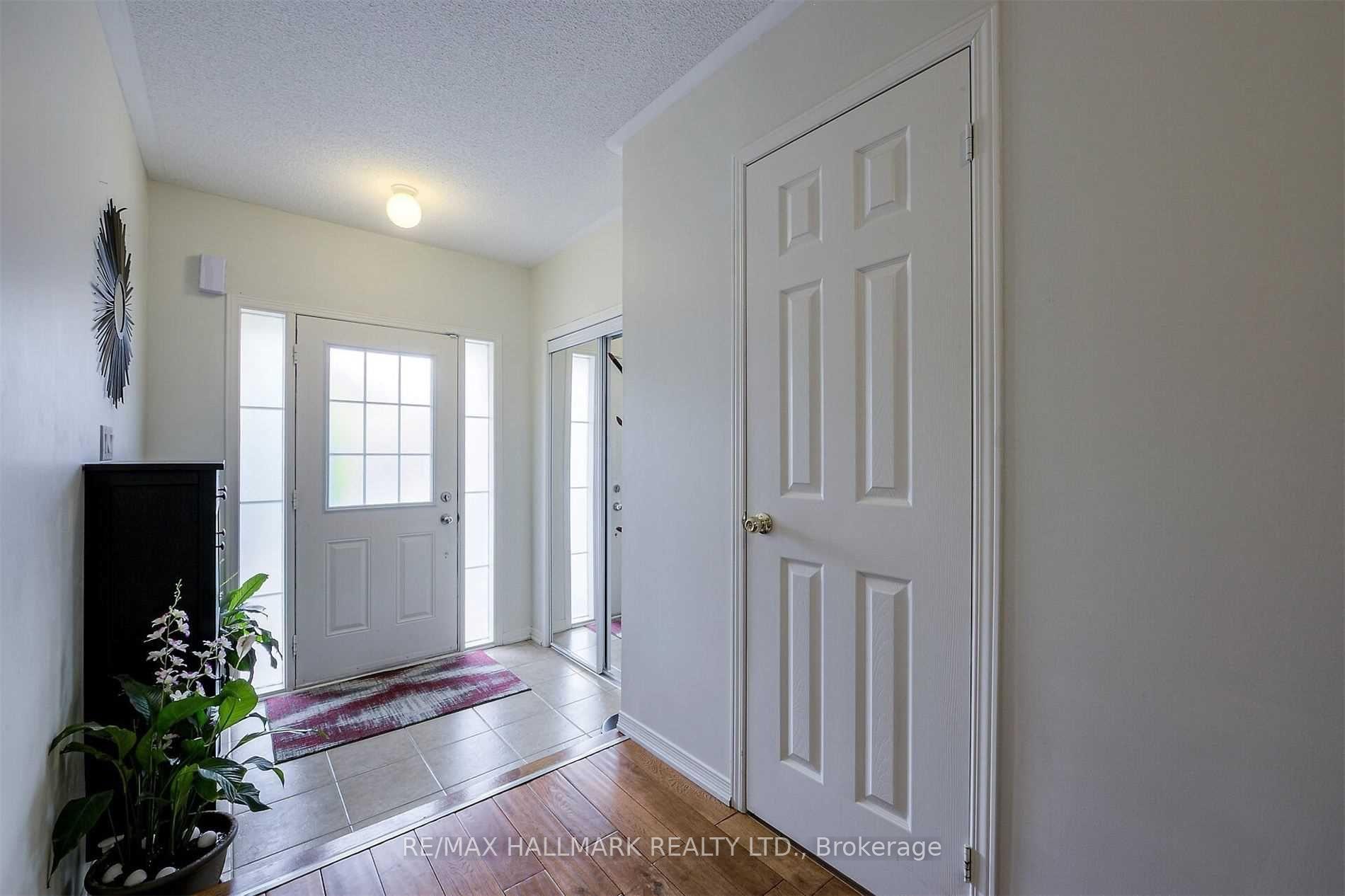 Photo 4 of 309 Golden Orchard Road, Vaughan, Patterson — HOMEH