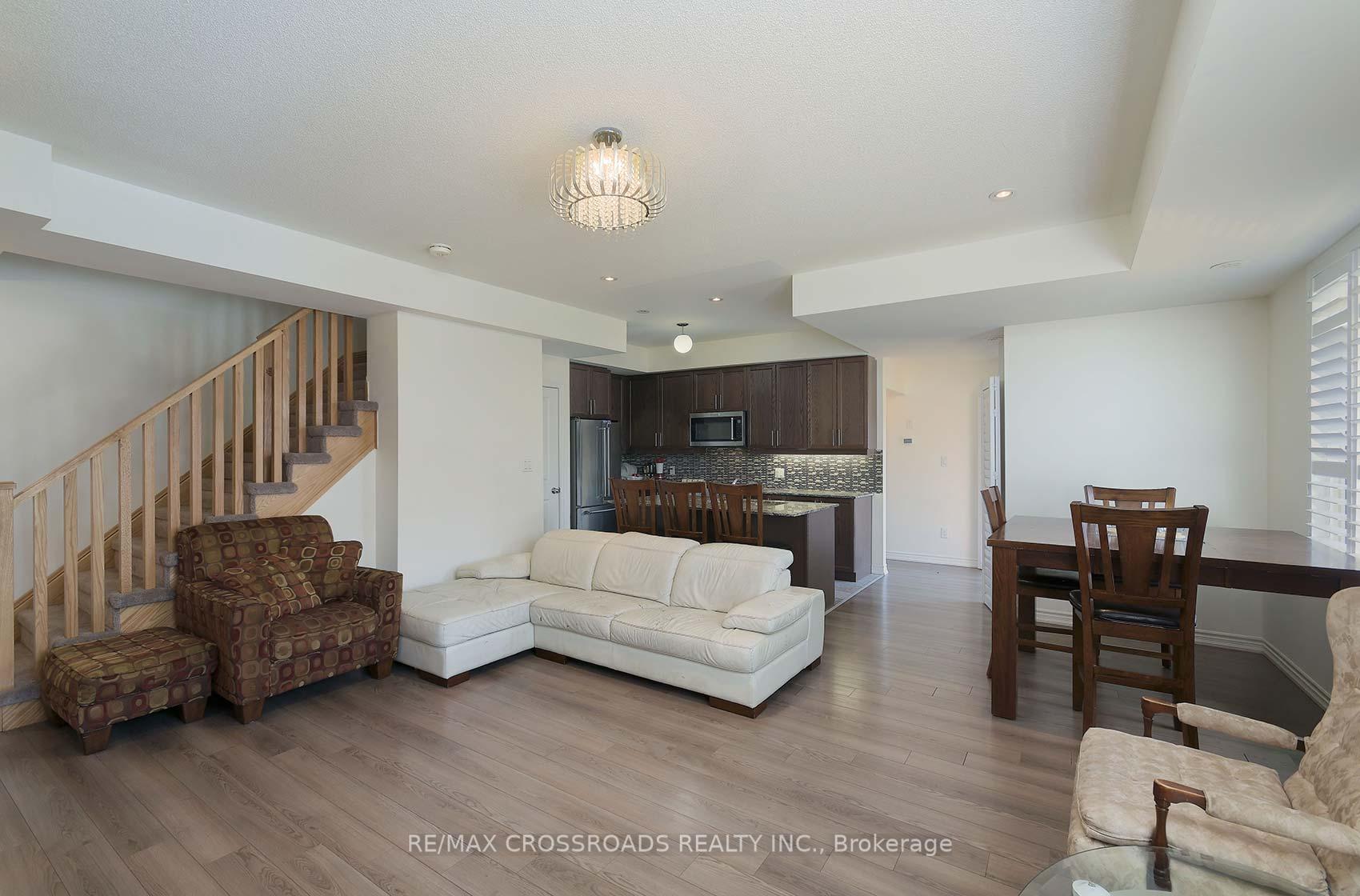 Photo 6 of Unit 12, 2726 William Jackson Drive, Pickering, Duffin Heights — HOMEH