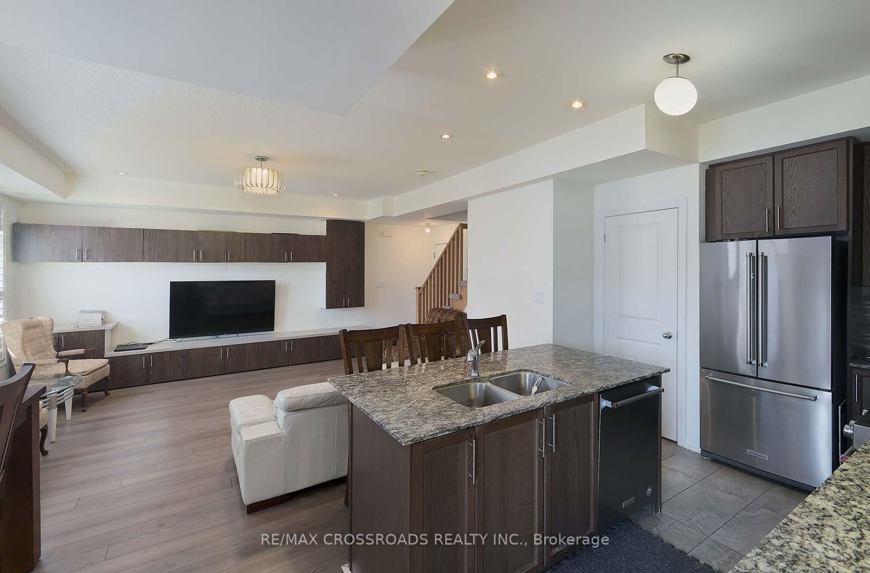 Photo 12 of Unit 12, 2726 William Jackson Drive, Pickering, Duffin Heights — HOMEH
