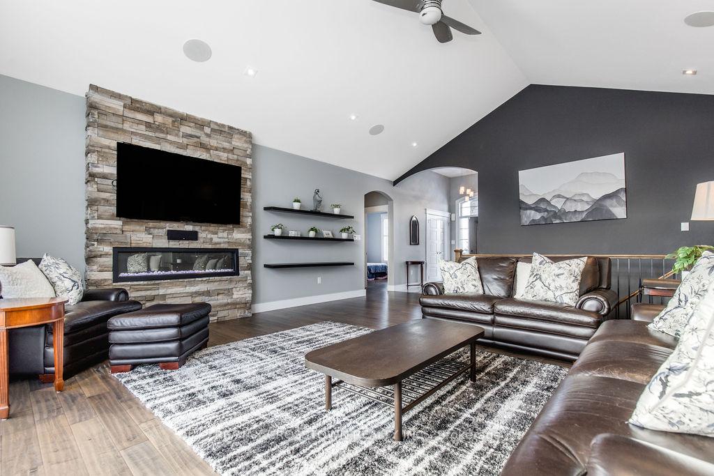 Photo 8 of 25 Mennill Drive, Springwater, Snow Valley — HOMEH