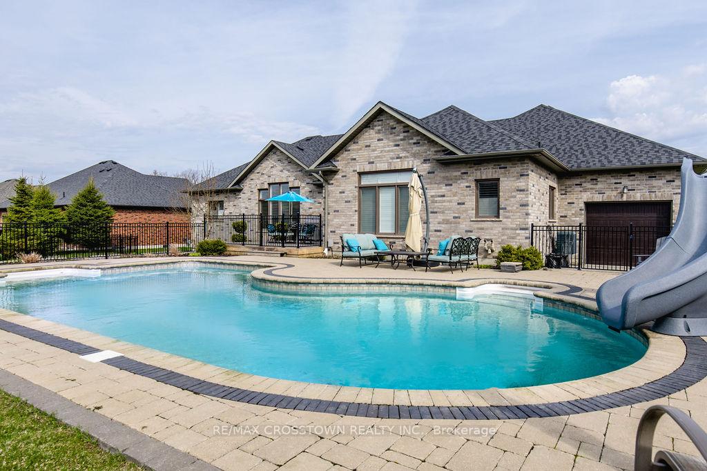 Photo 43 of 25 Mennill Drive, Springwater, Snow Valley — HOMEH