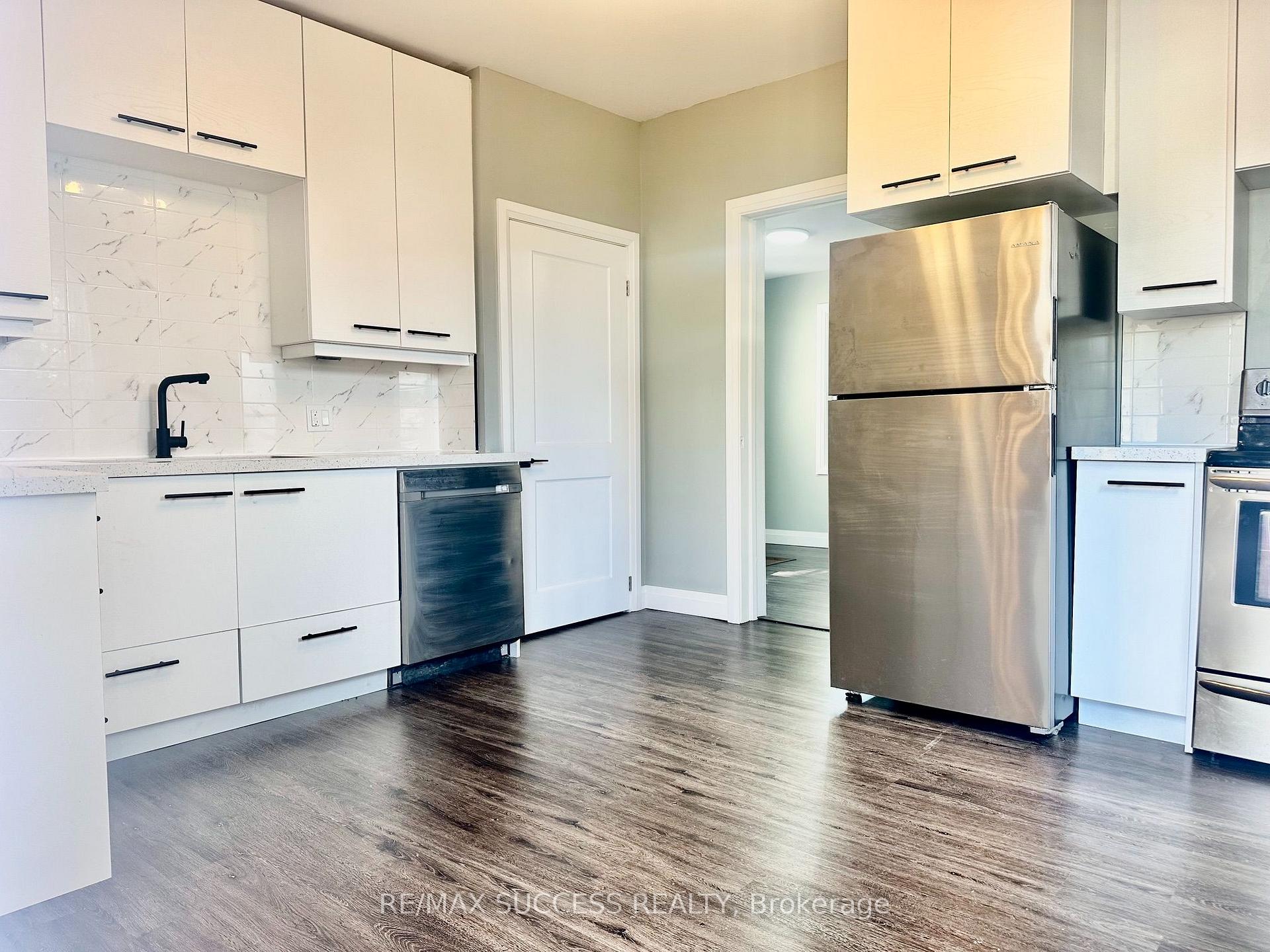 Photo 6 of 21 Webling Street, Brantford, Eagle Place East — HOMEH