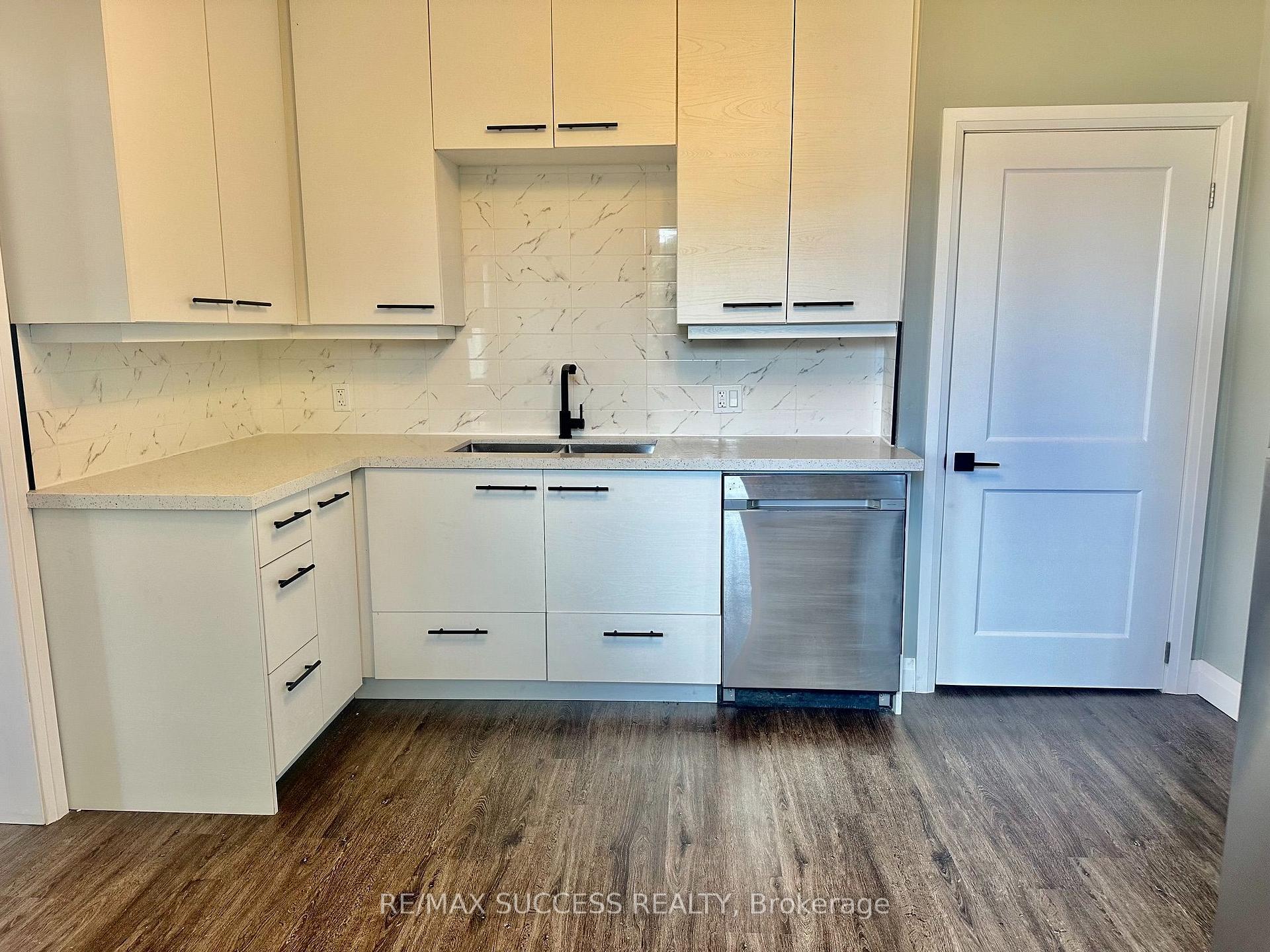 Photo 8 of 21 Webling Street, Brantford, Eagle Place East — HOMEH