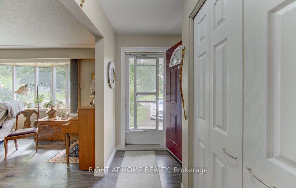 Photo 4 of 204 Holborn Drive, Kitchener, Heritage Park - Kitchener — HOMEH