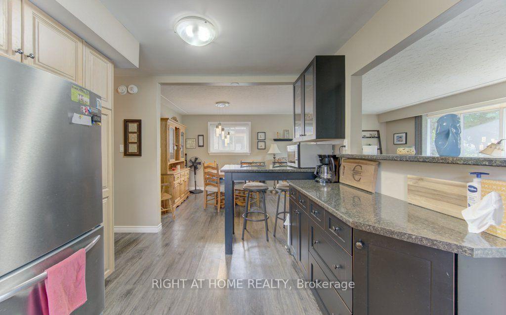 Photo 20 of 204 Holborn Drive, Kitchener, Heritage Park - Kitchener — HOMEH