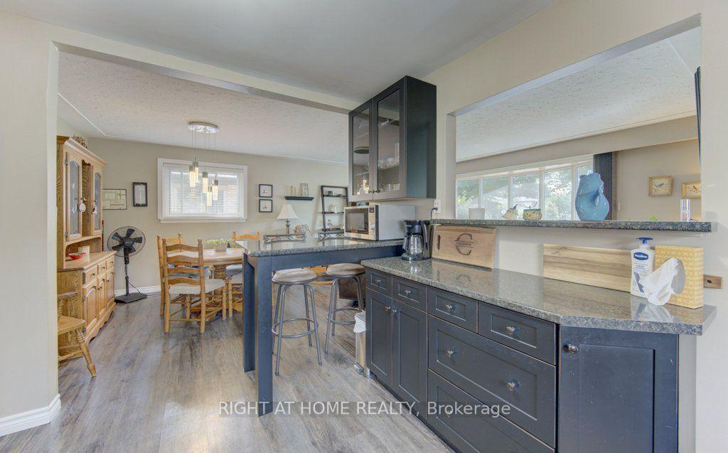 Photo 21 of 204 Holborn Drive, Kitchener, Heritage Park - Kitchener — HOMEH