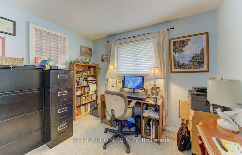 Photo 28 of 204 Holborn Drive, Kitchener, Heritage Park - Kitchener — HOMEH
