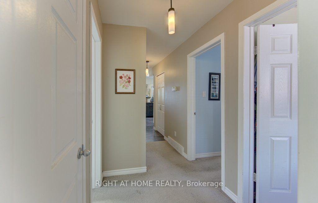 Photo 29 of 204 Holborn Drive, Kitchener, Heritage Park - Kitchener — HOMEH