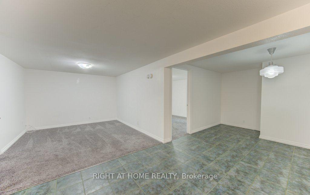 Photo 39 of 204 Holborn Drive, Kitchener, Heritage Park - Kitchener — HOMEH