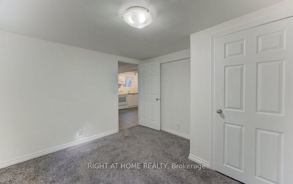 Photo 42 of 204 Holborn Drive, Kitchener, Heritage Park - Kitchener — HOMEH