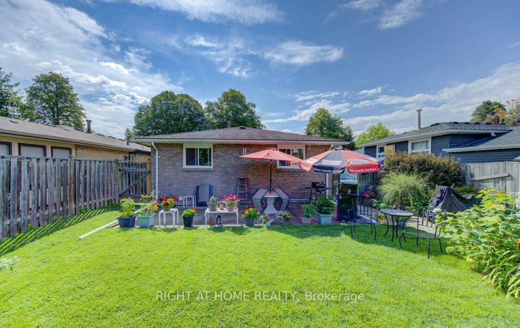 Photo 52 of 204 Holborn Drive, Kitchener, Heritage Park - Kitchener — HOMEH